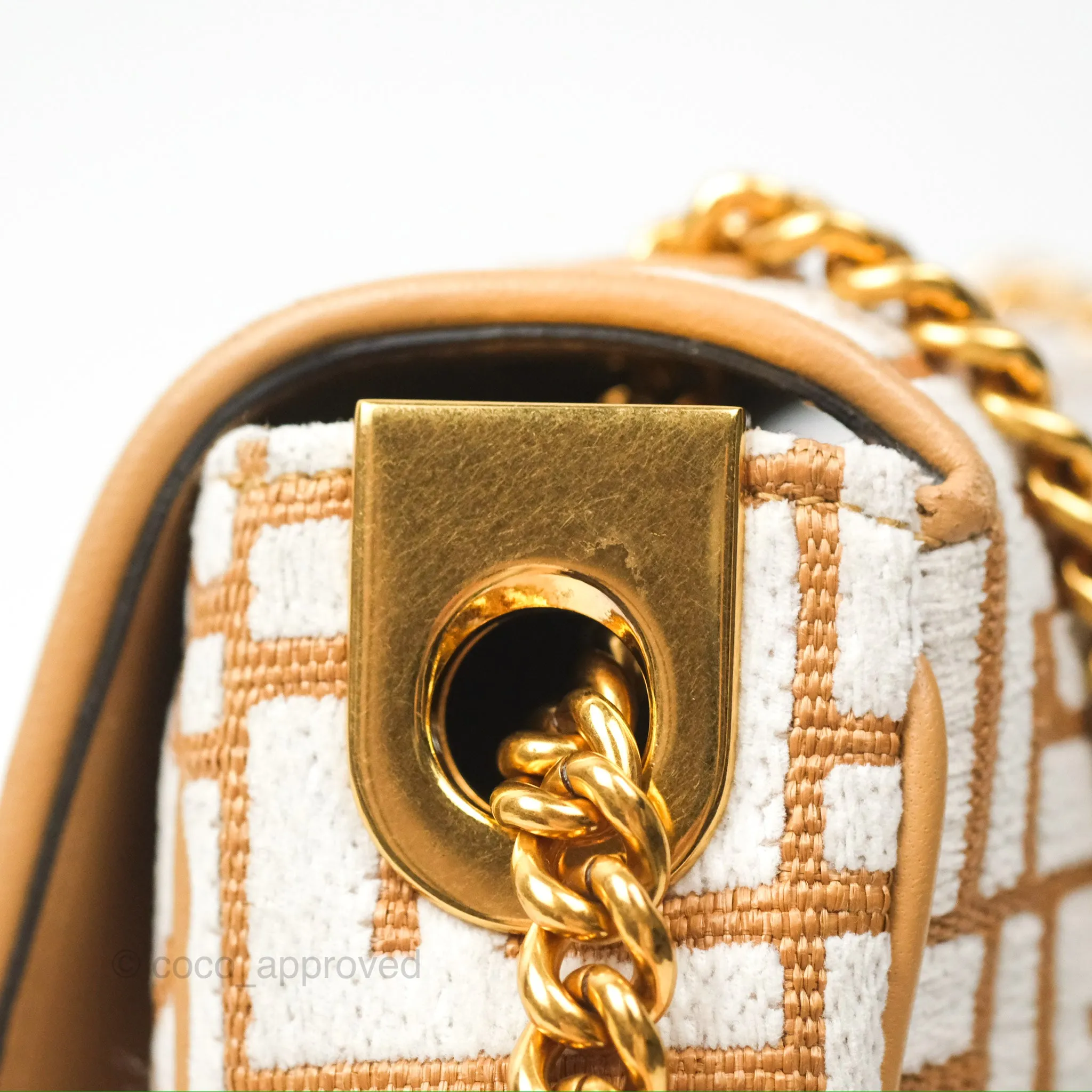 Fendi Baguette Chain Midi Bag Raffia