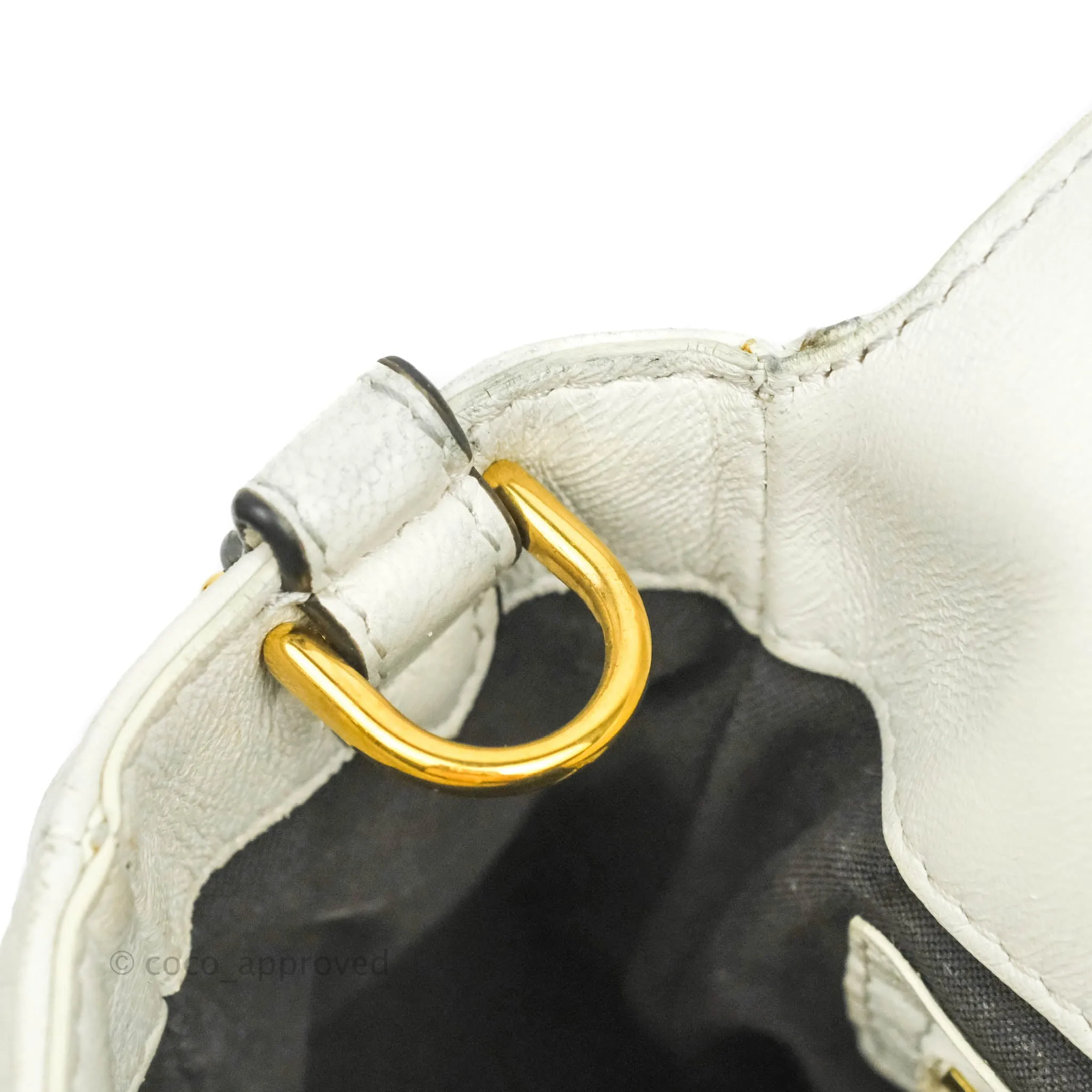 Fendi Medium Baguette Bag White Calfskin Gold Hardware
