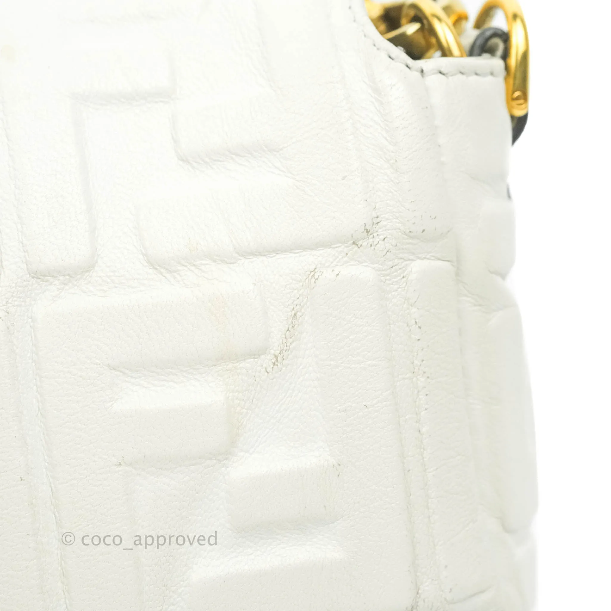 Fendi Medium Baguette Bag White Calfskin Gold Hardware