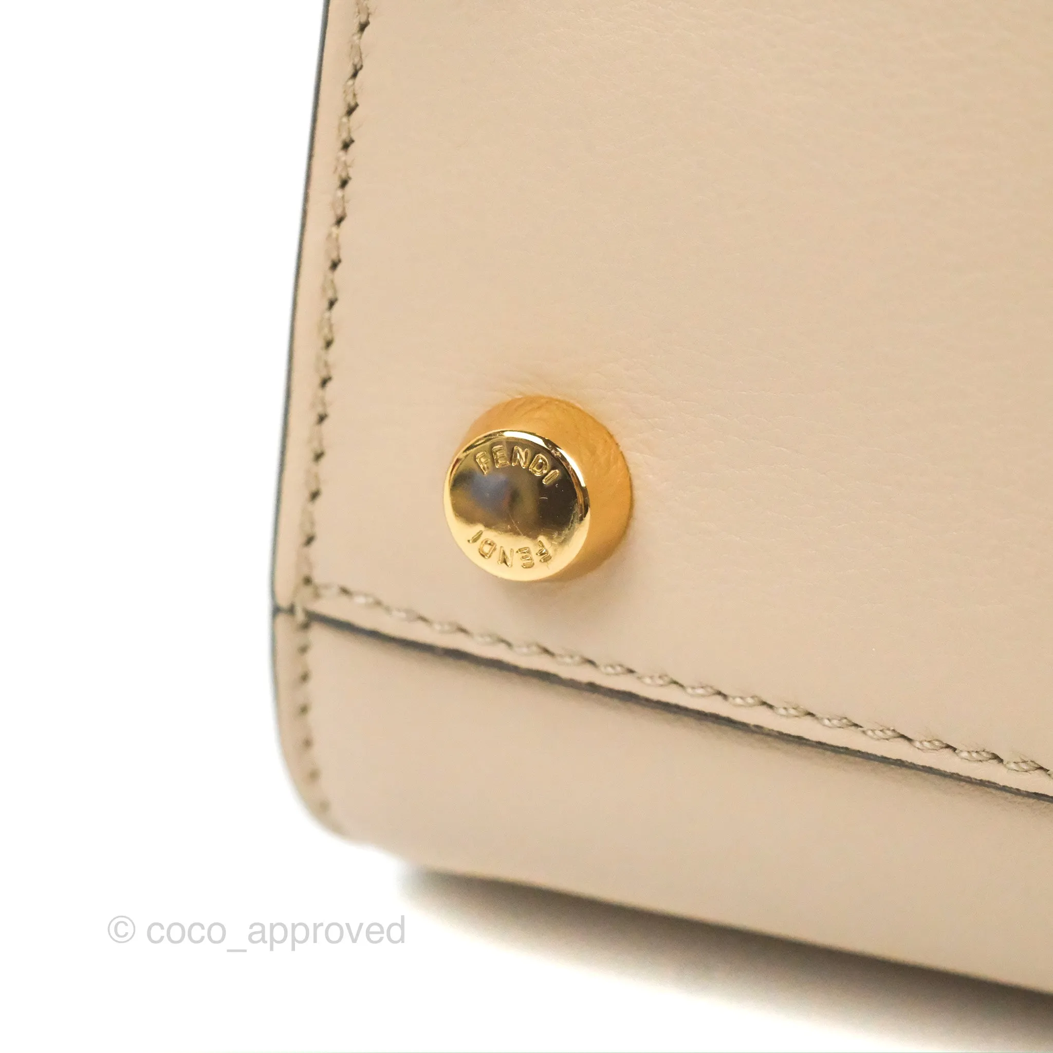 Fendi Peekaboo Iconic Essentially Bag Light Beige