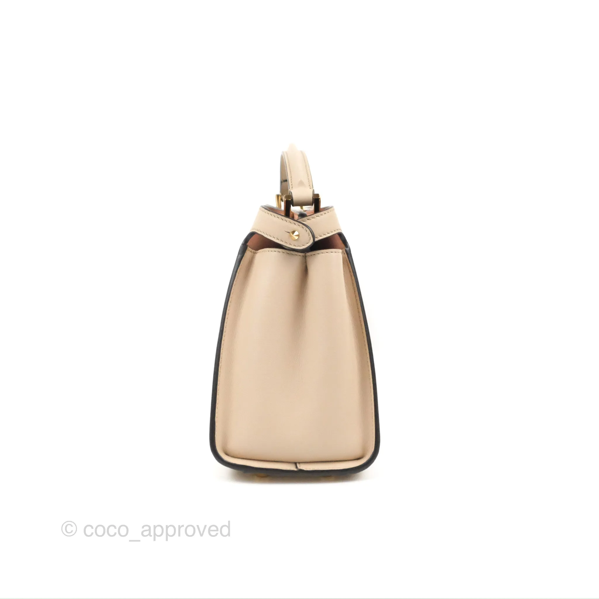 Fendi Peekaboo Iconic Essentially Bag Light Beige