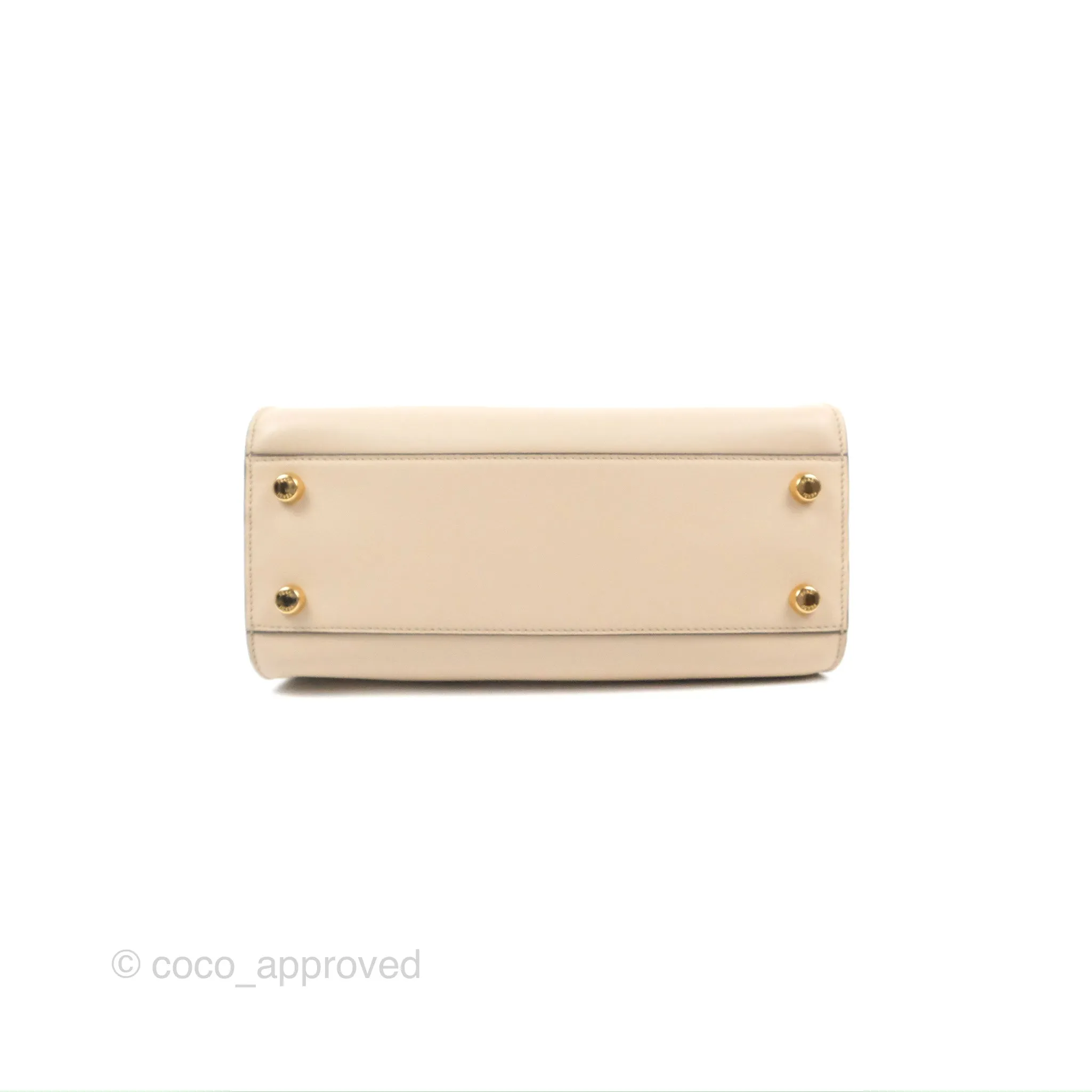 Fendi Peekaboo Iconic Essentially Bag Light Beige