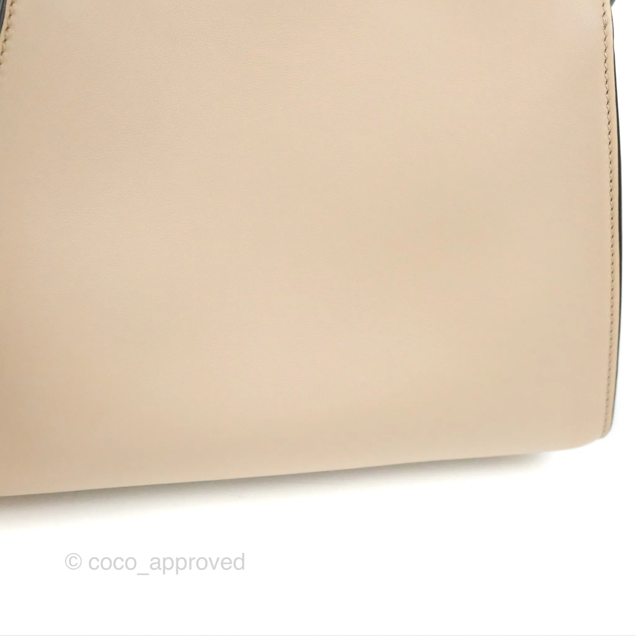 Fendi Peekaboo Iconic Essentially Bag Light Beige