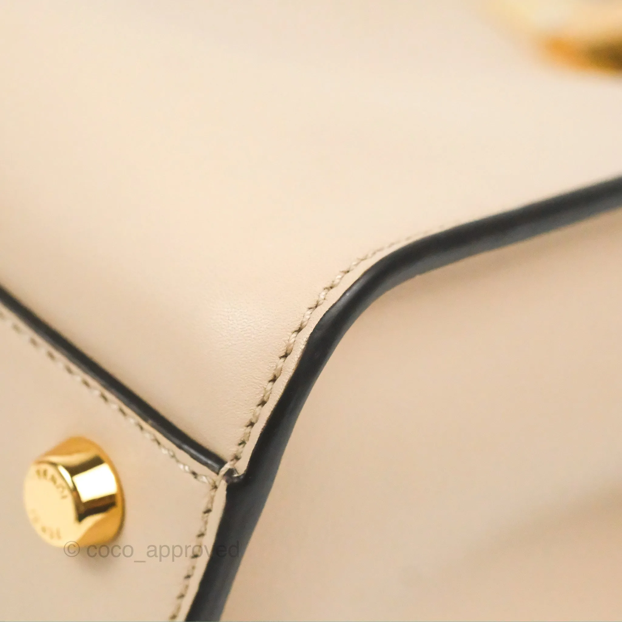 Fendi Peekaboo Iconic Essentially Bag Light Beige