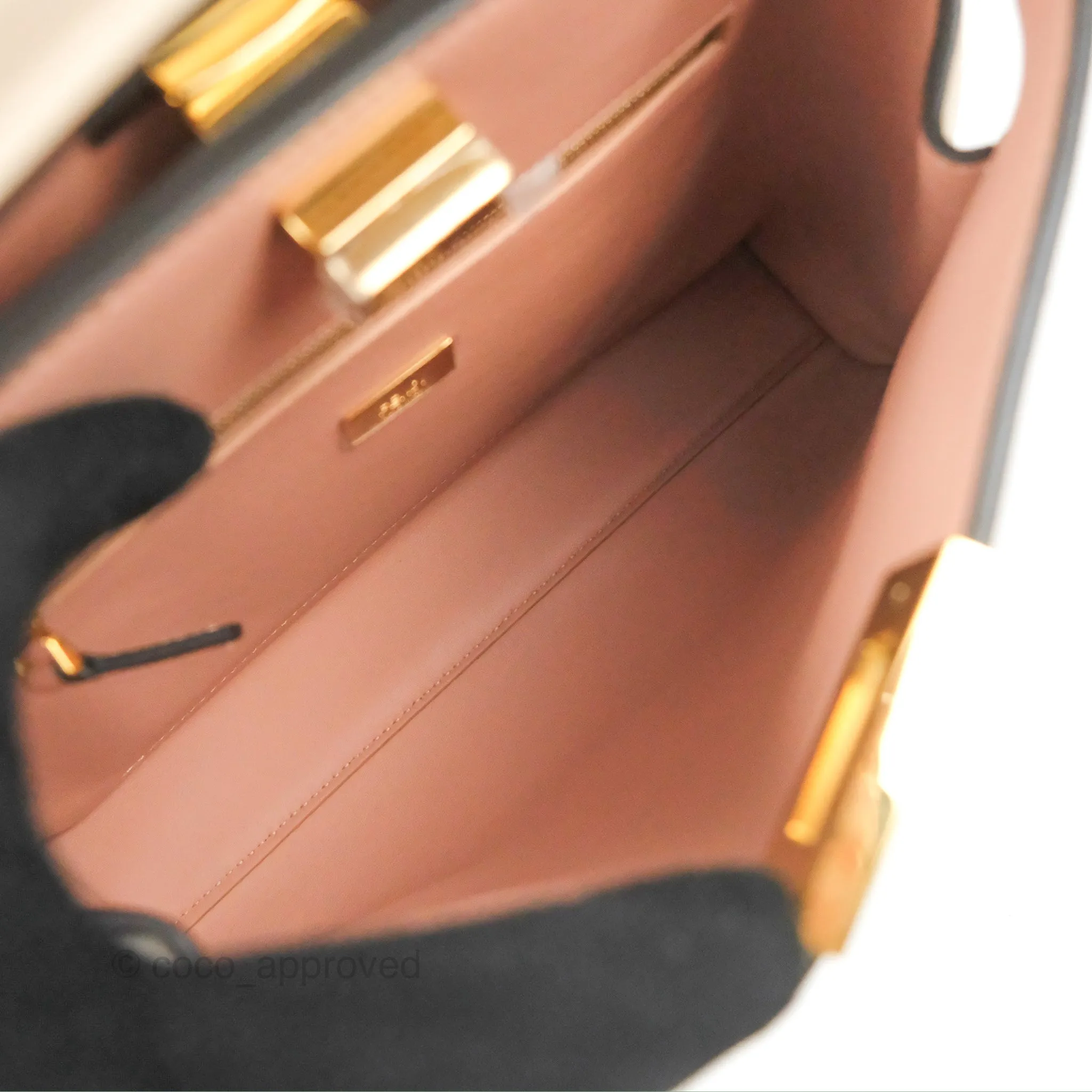 Fendi Peekaboo Iconic Essentially Bag Light Beige