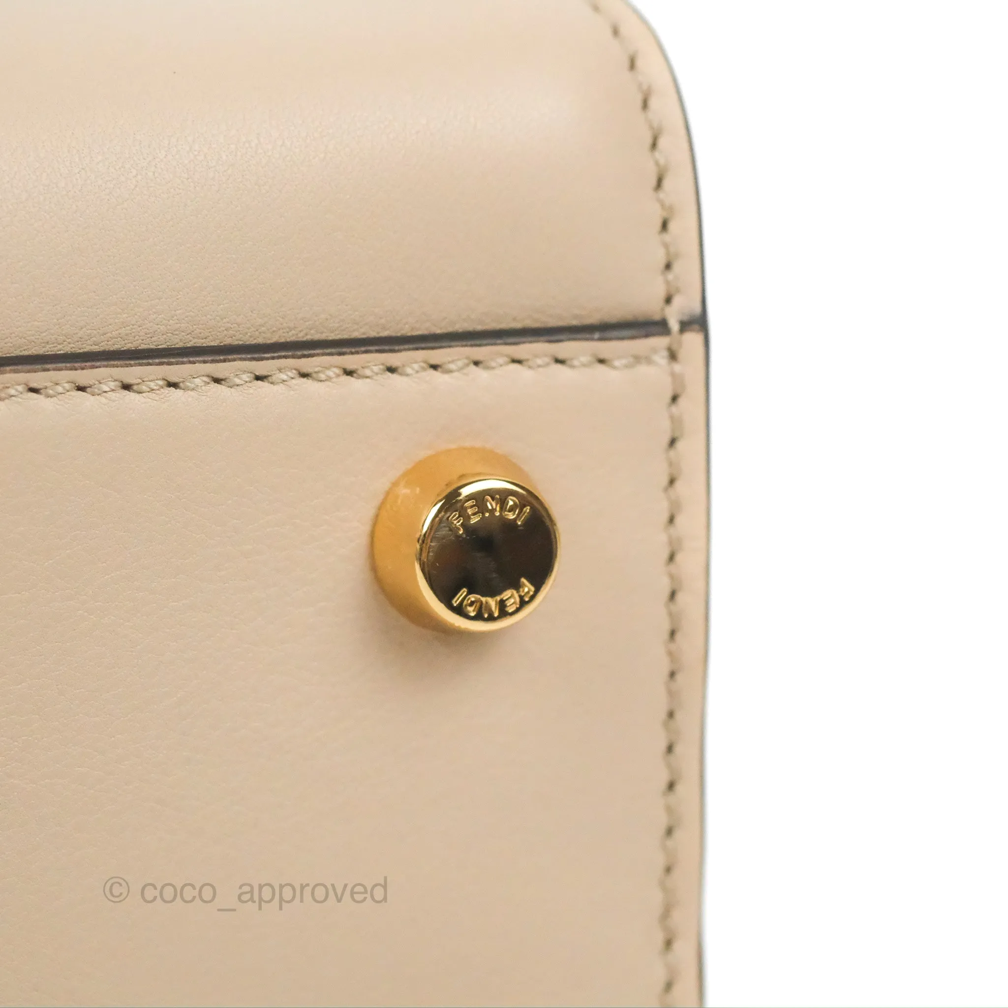 Fendi Peekaboo Iconic Essentially Bag Light Beige