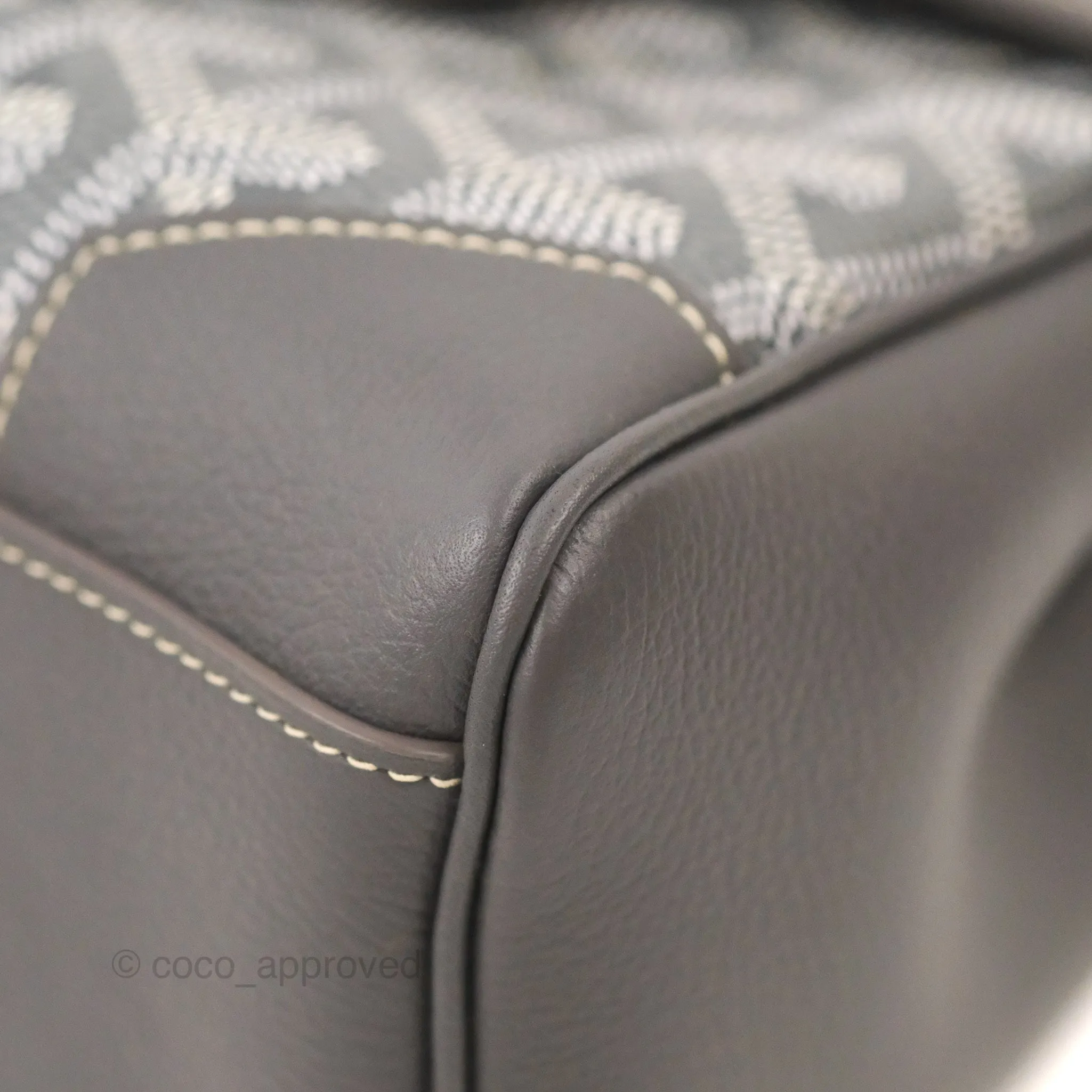 Goyard Sagon Mini Bag Chevroches Calfskin Grey Silver Hardware