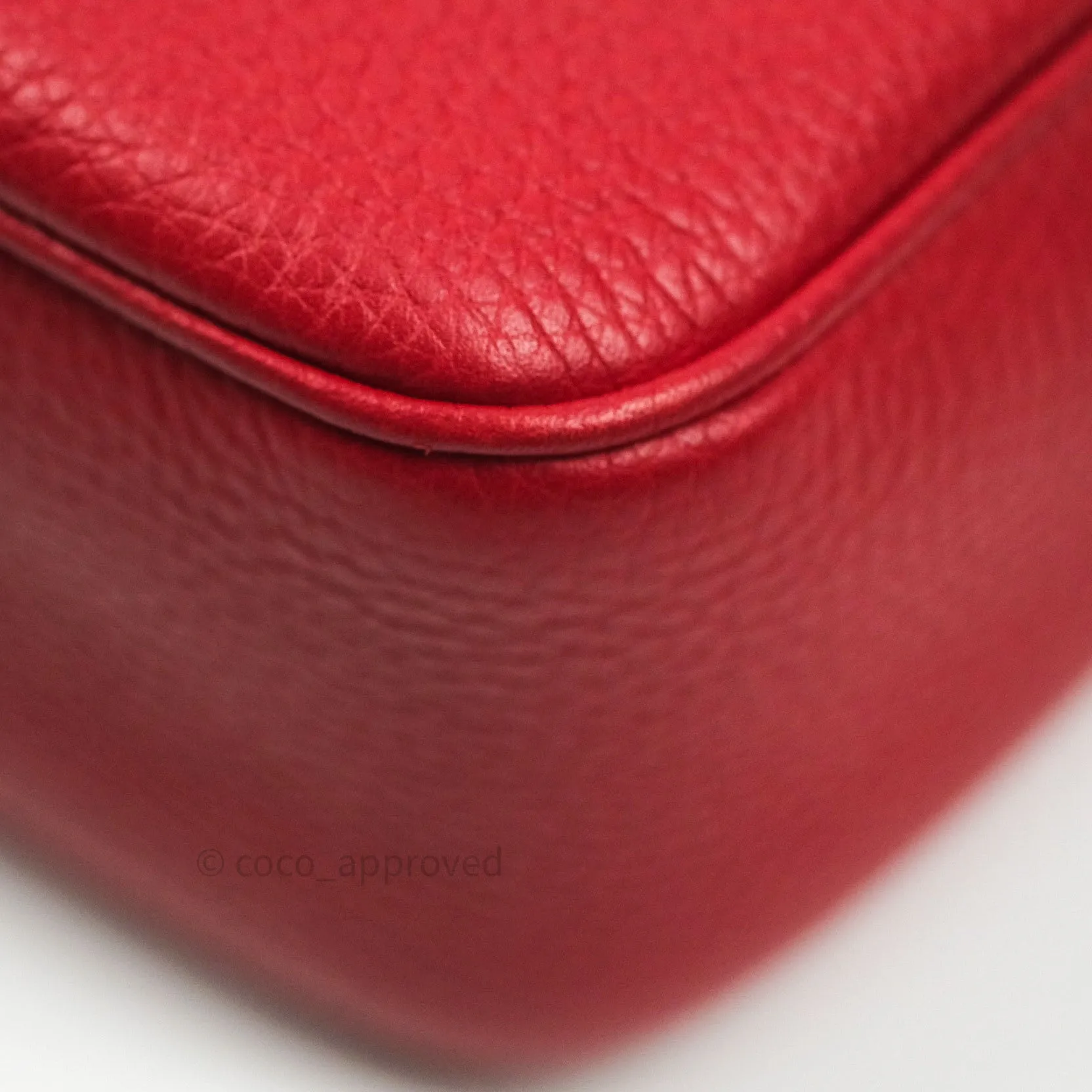 Gucci Calfskin Small Soho Disco Bag Red