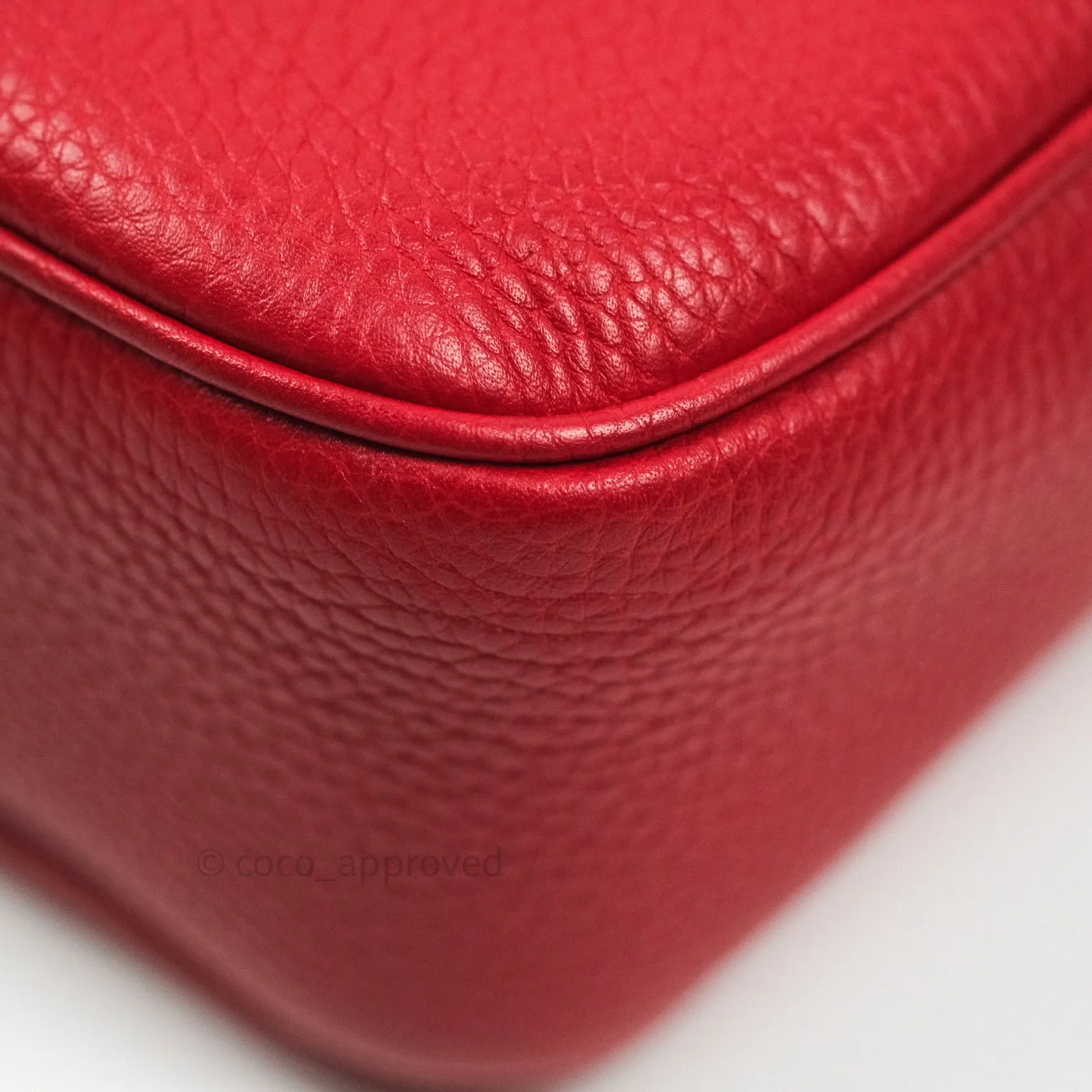 Gucci Calfskin Small Soho Disco Bag Red