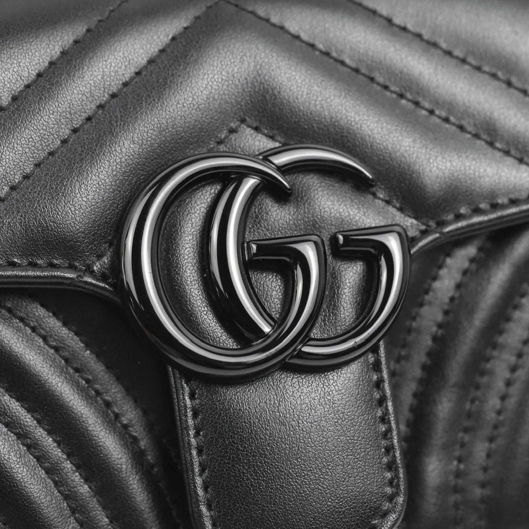Gucci Chevron GG Marmont Matelass Mini Bag So Black Black Hardware