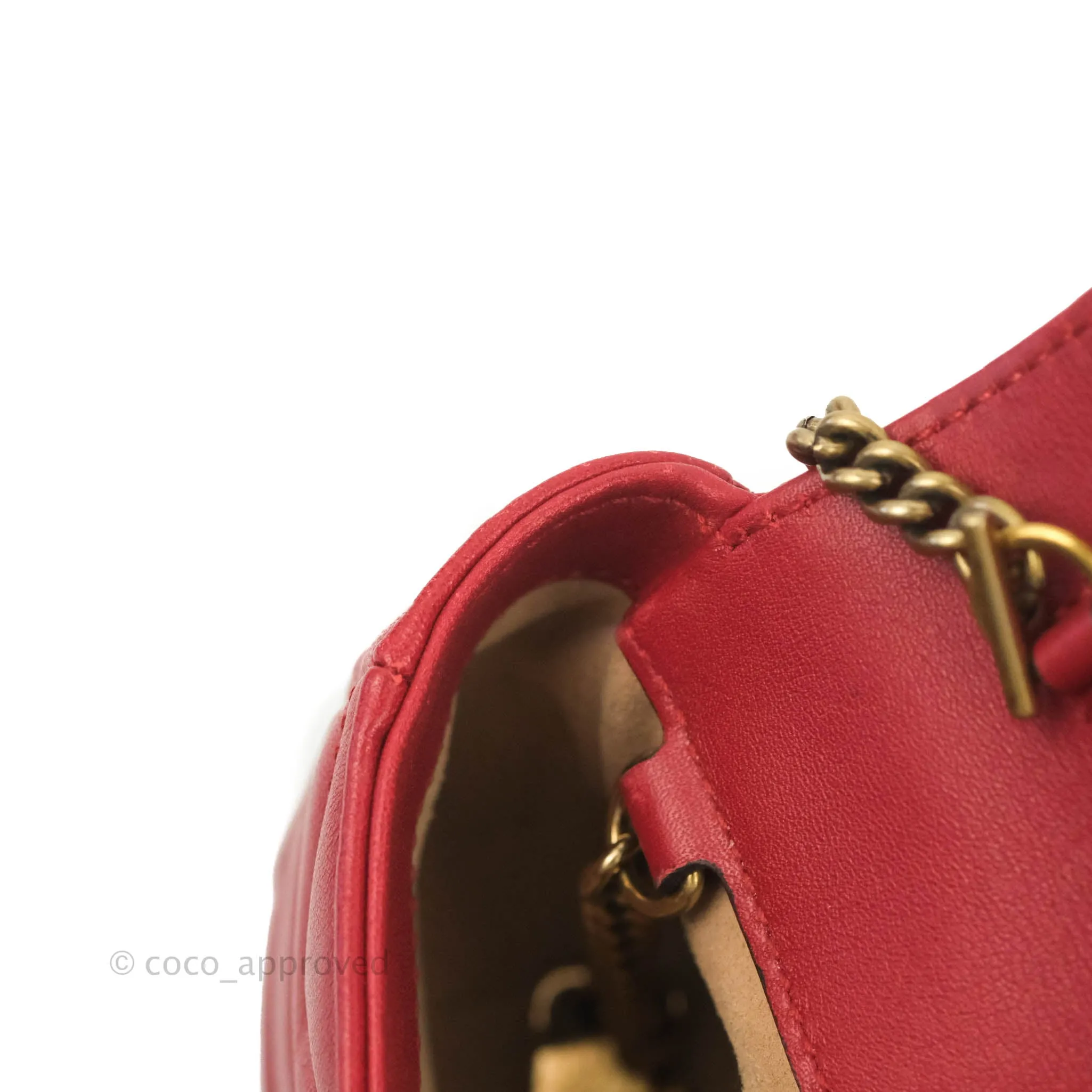Gucci GG Marmont Matelass Leather Super Mini Bag Red
