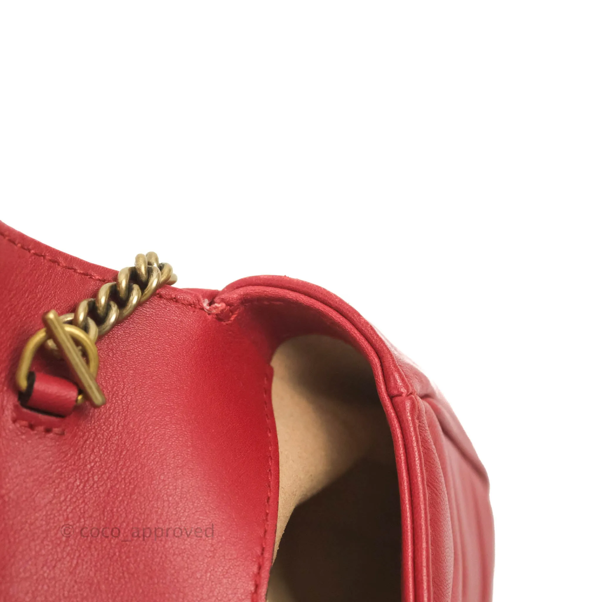 Gucci GG Marmont Matelass Leather Super Mini Bag Red