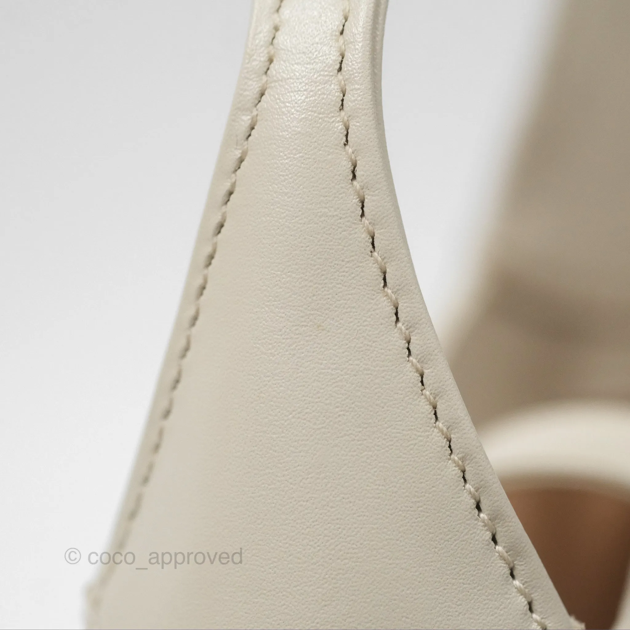 Gucci Jackie 1961 White Mini Shoulder Bag Gold Hardware