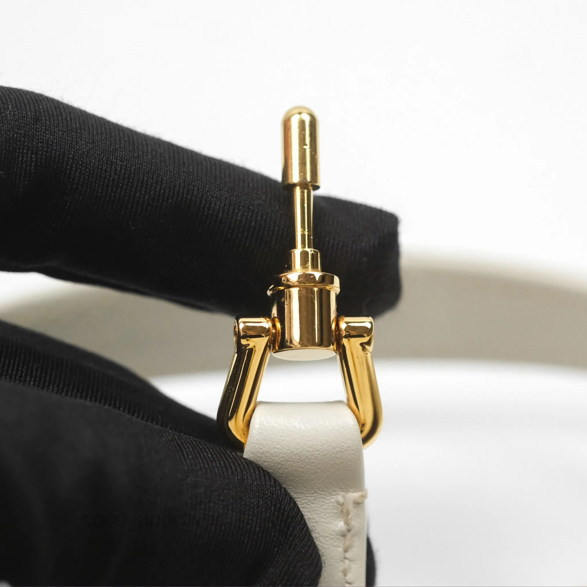 Gucci Jackie 1961 White Mini Shoulder Bag Gold Hardware