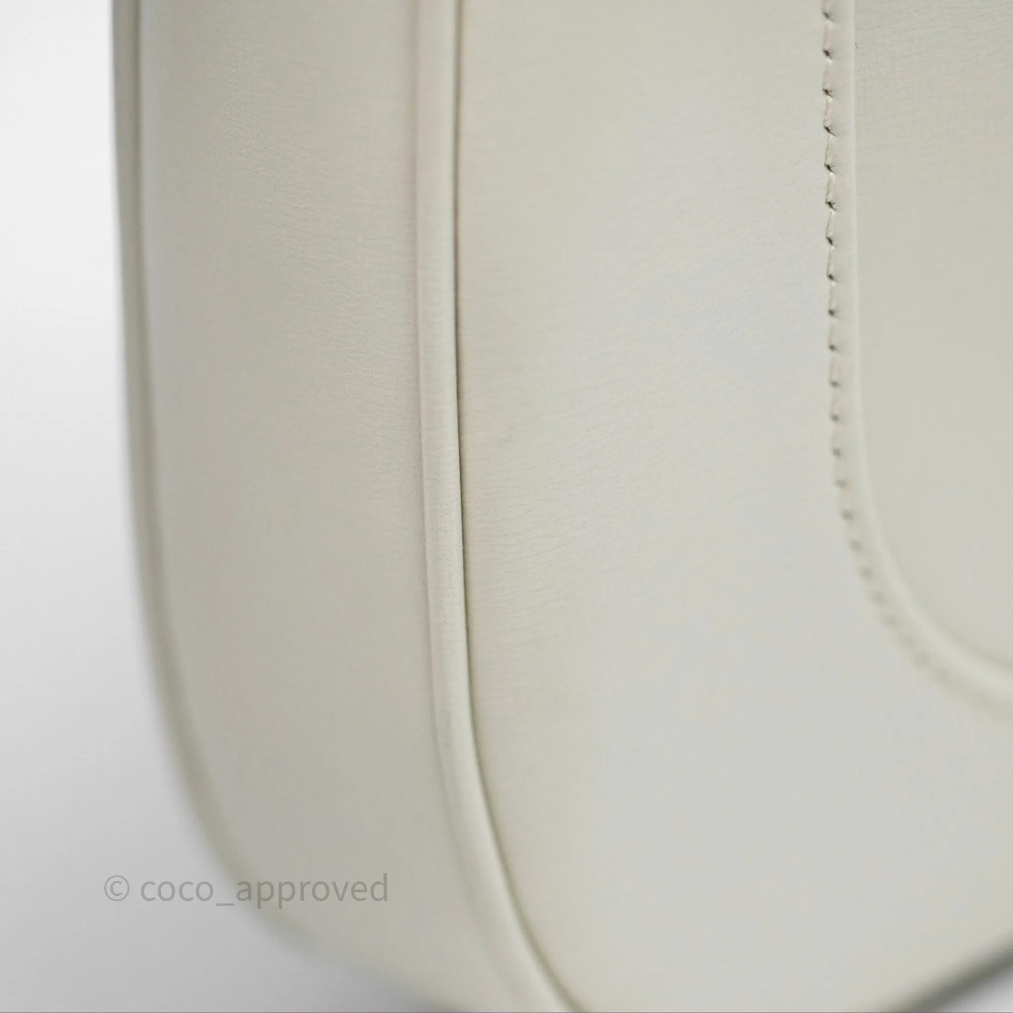 Gucci Jackie 1961 White Small Shoulder Bag Gold Hardware