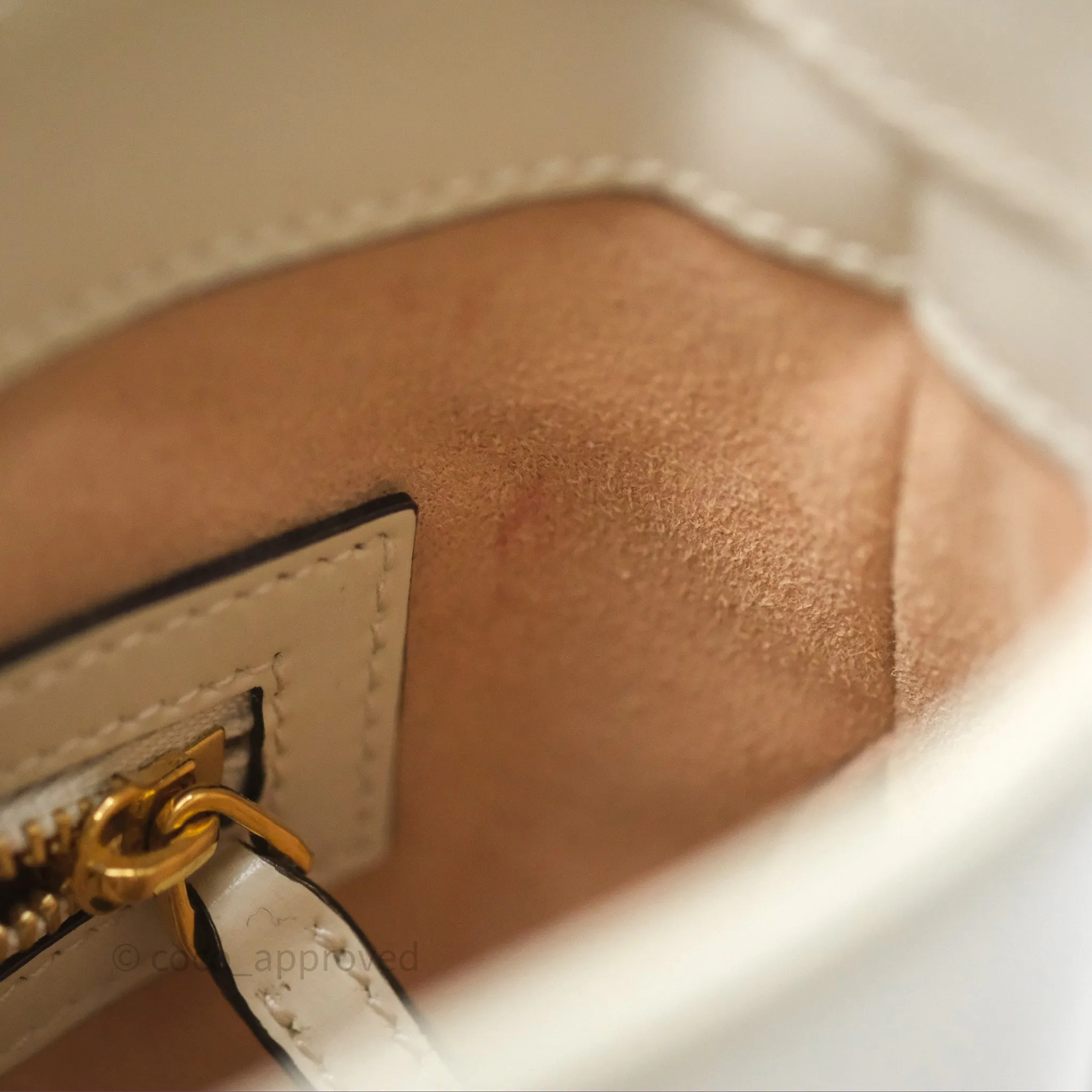 Gucci Jackie 1961 White Small Shoulder Bag Gold Hardware