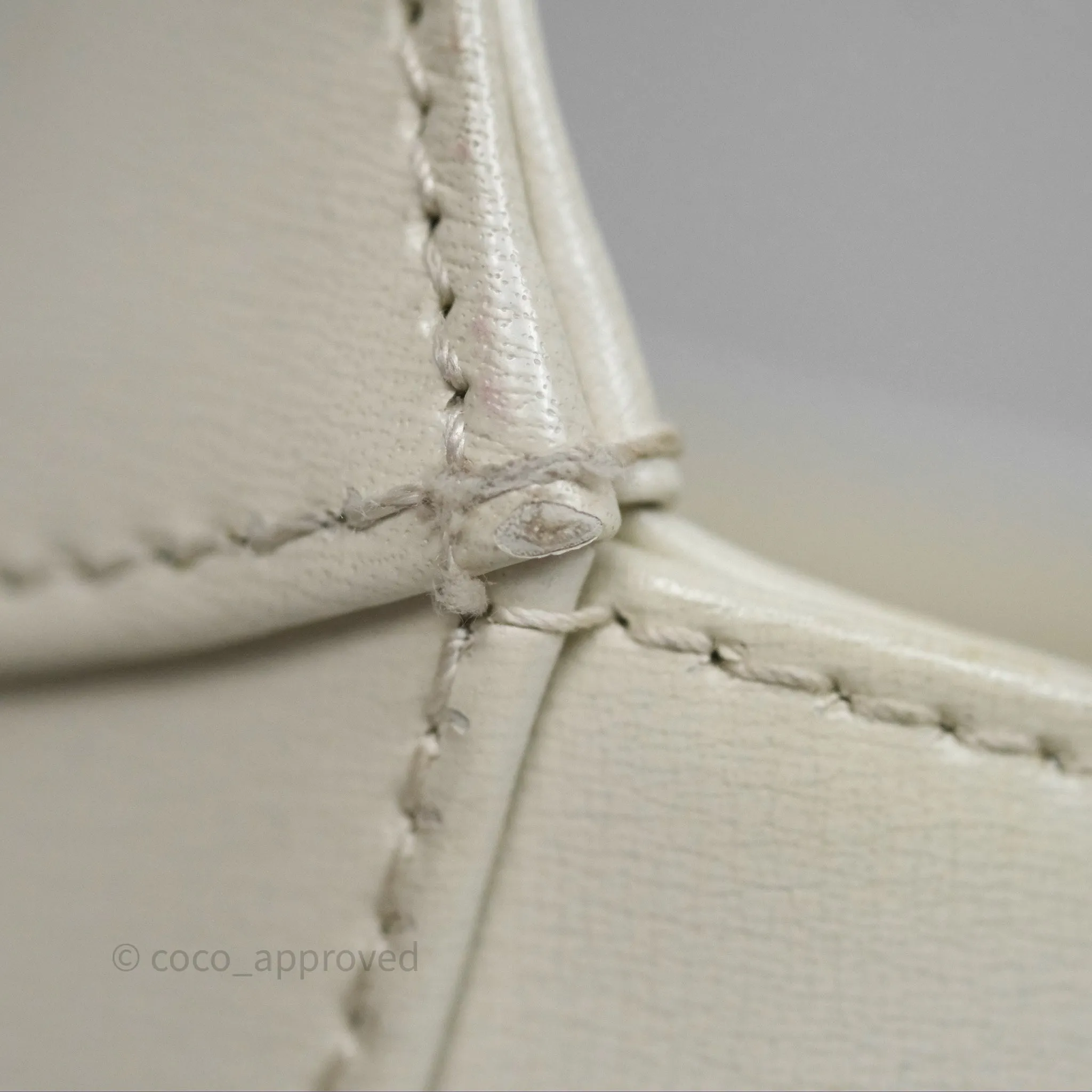 Gucci Jackie 1961 White Small Shoulder Bag Gold Hardware