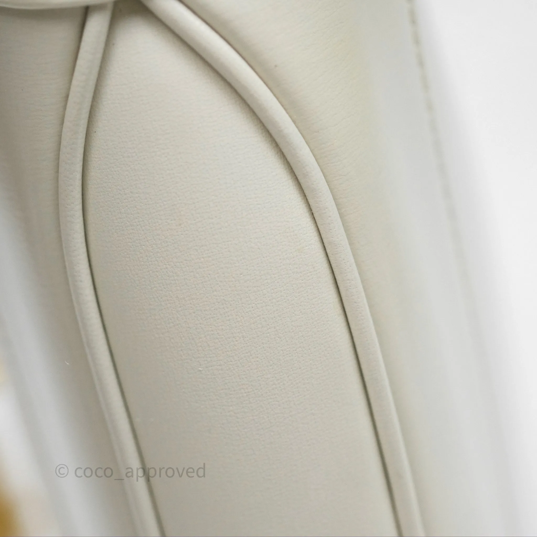 Gucci Jackie 1961 White Small Shoulder Bag Gold Hardware