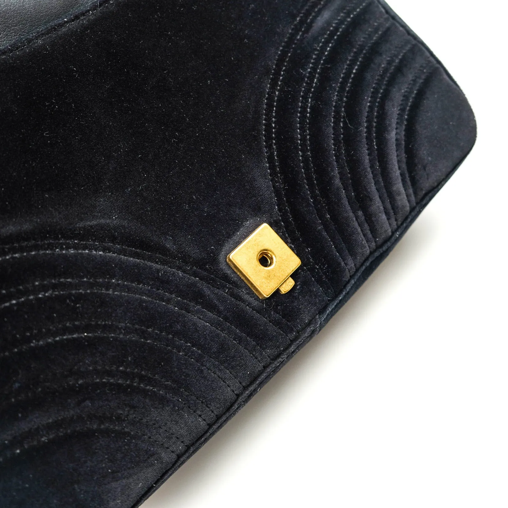 Gucci Medium Marmont Velvet Black Gold Hardware