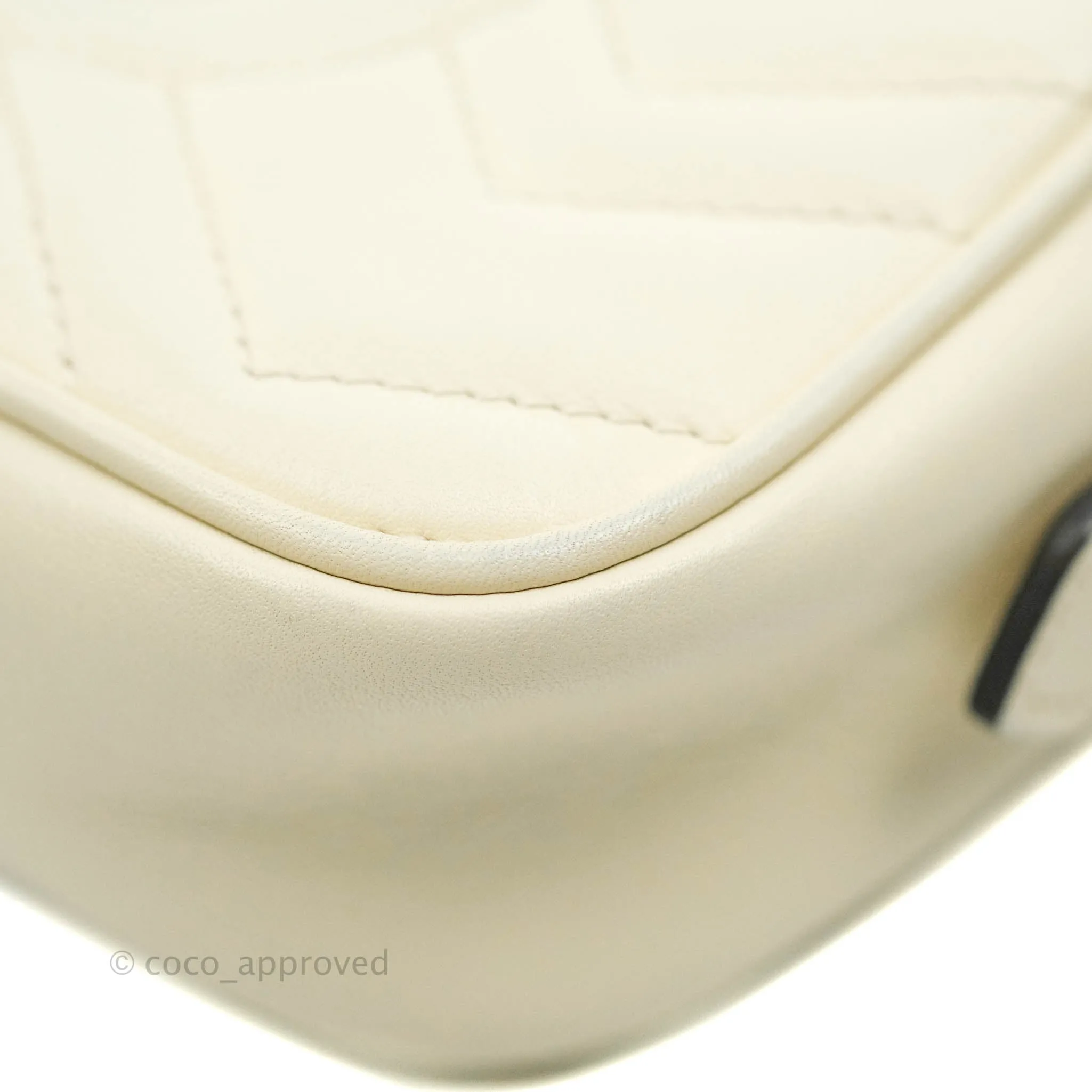 Gucci Mini Matelasse GG Marmont Camera Bag White Calfskin Gold Hardware