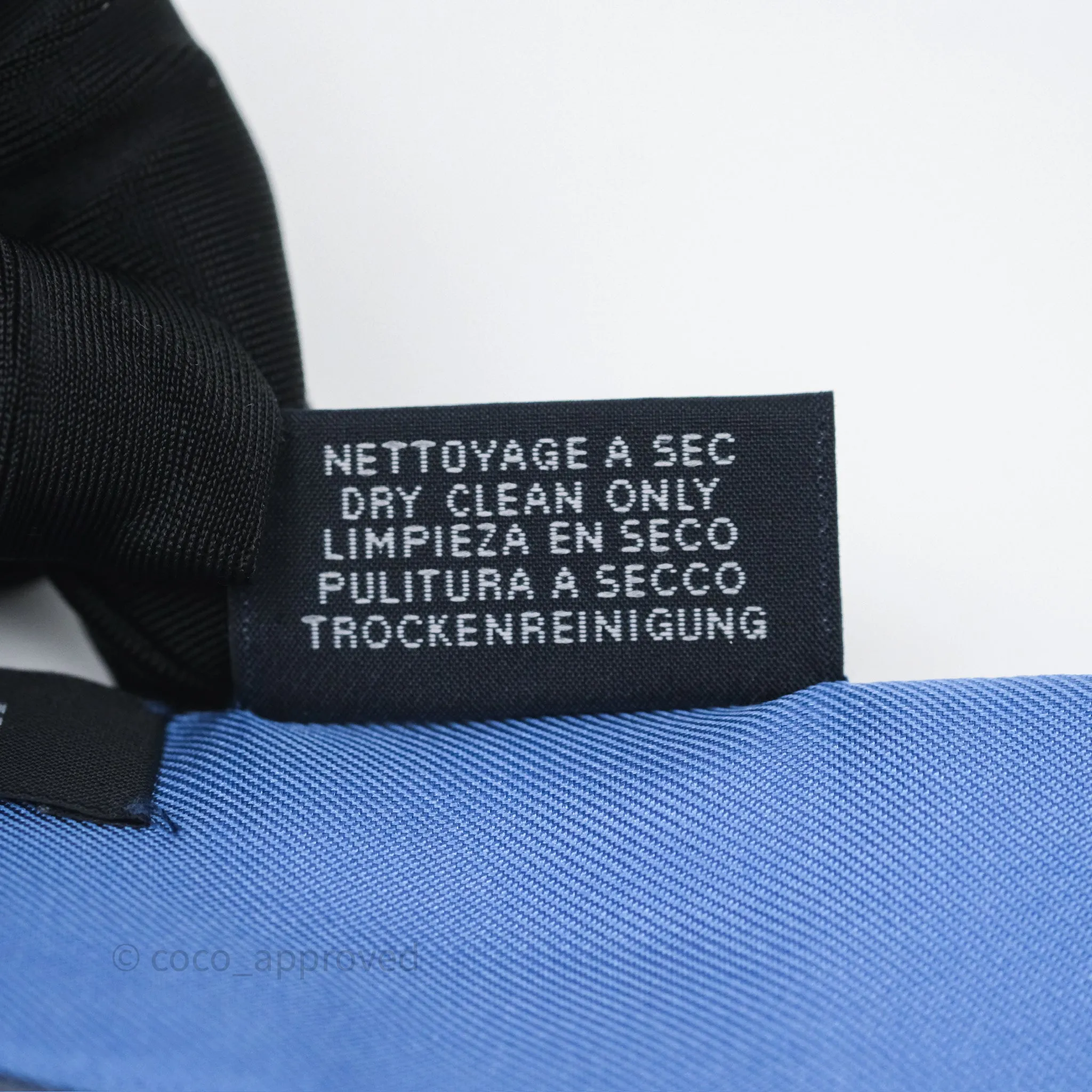 Hermes Silk L'art Du Sarasa Twillon Scarf