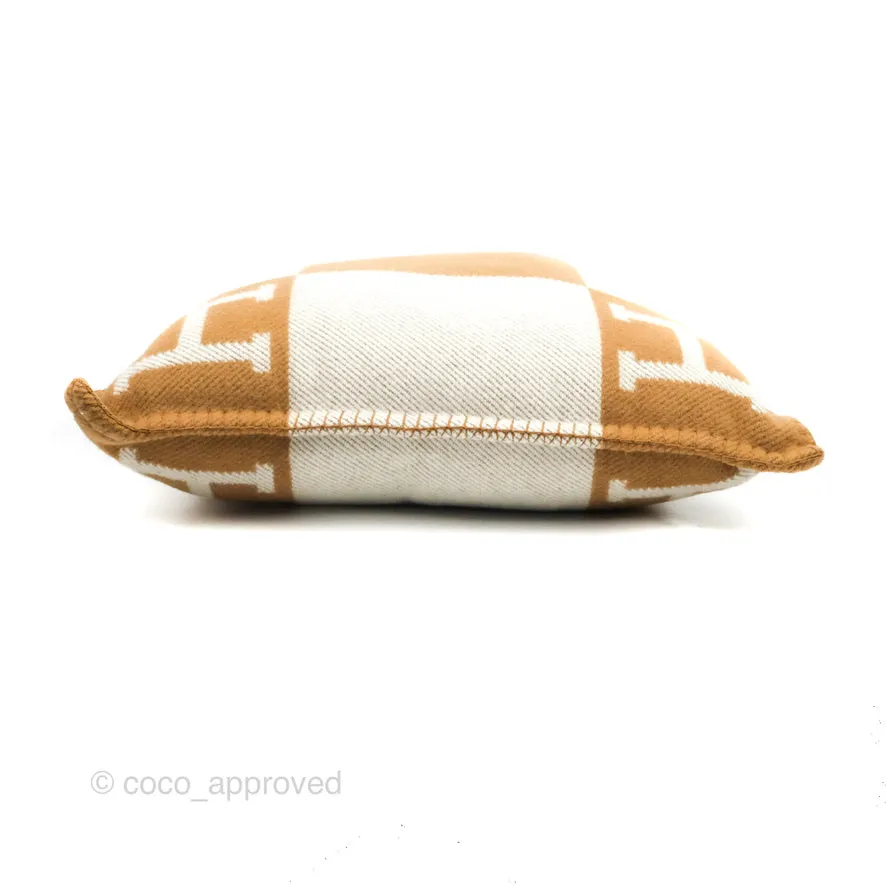 Hermes Small Avalon Pillow cru / Camel