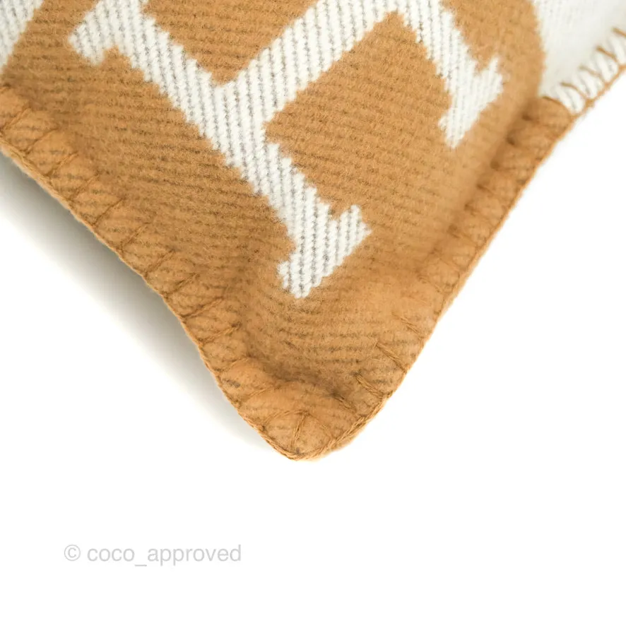 Hermes Small Avalon Pillow cru / Camel