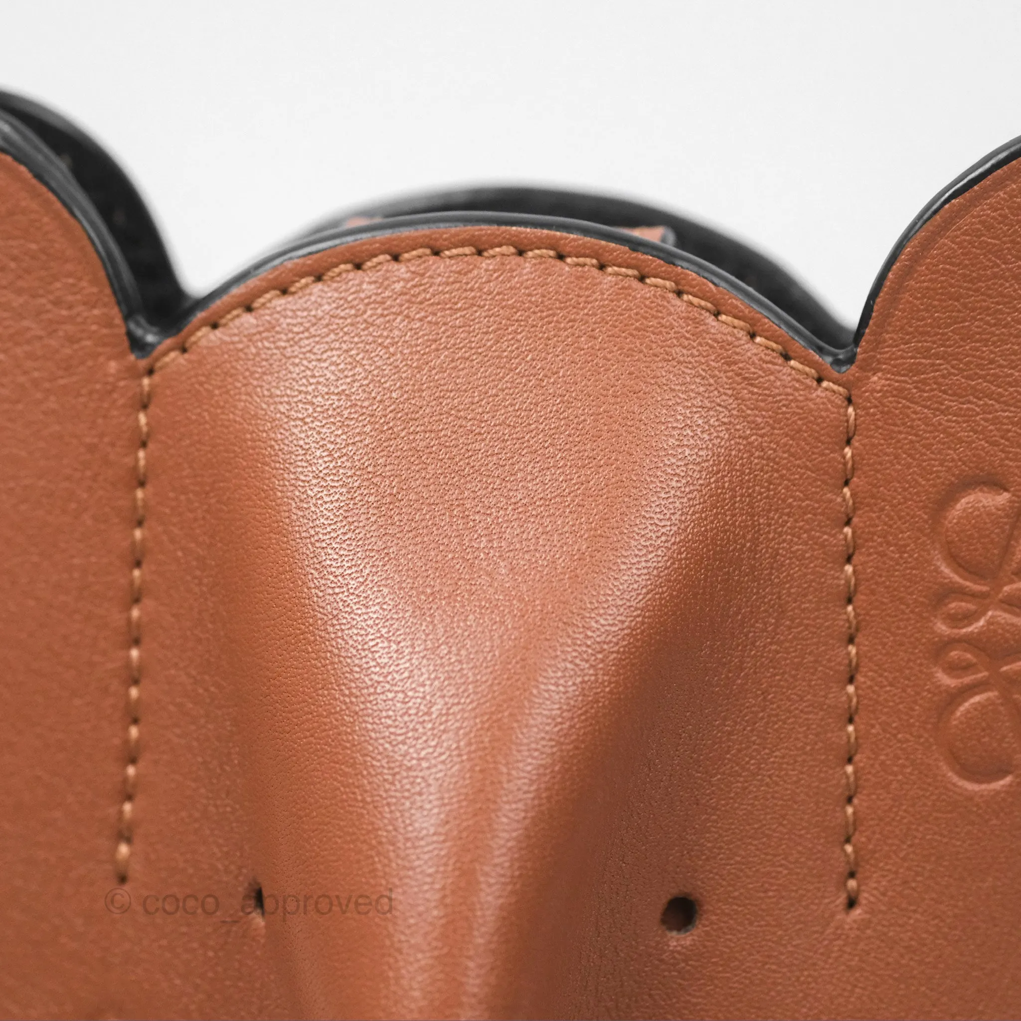 Loewe Elephant Pocket in Classic Calfskin Tan