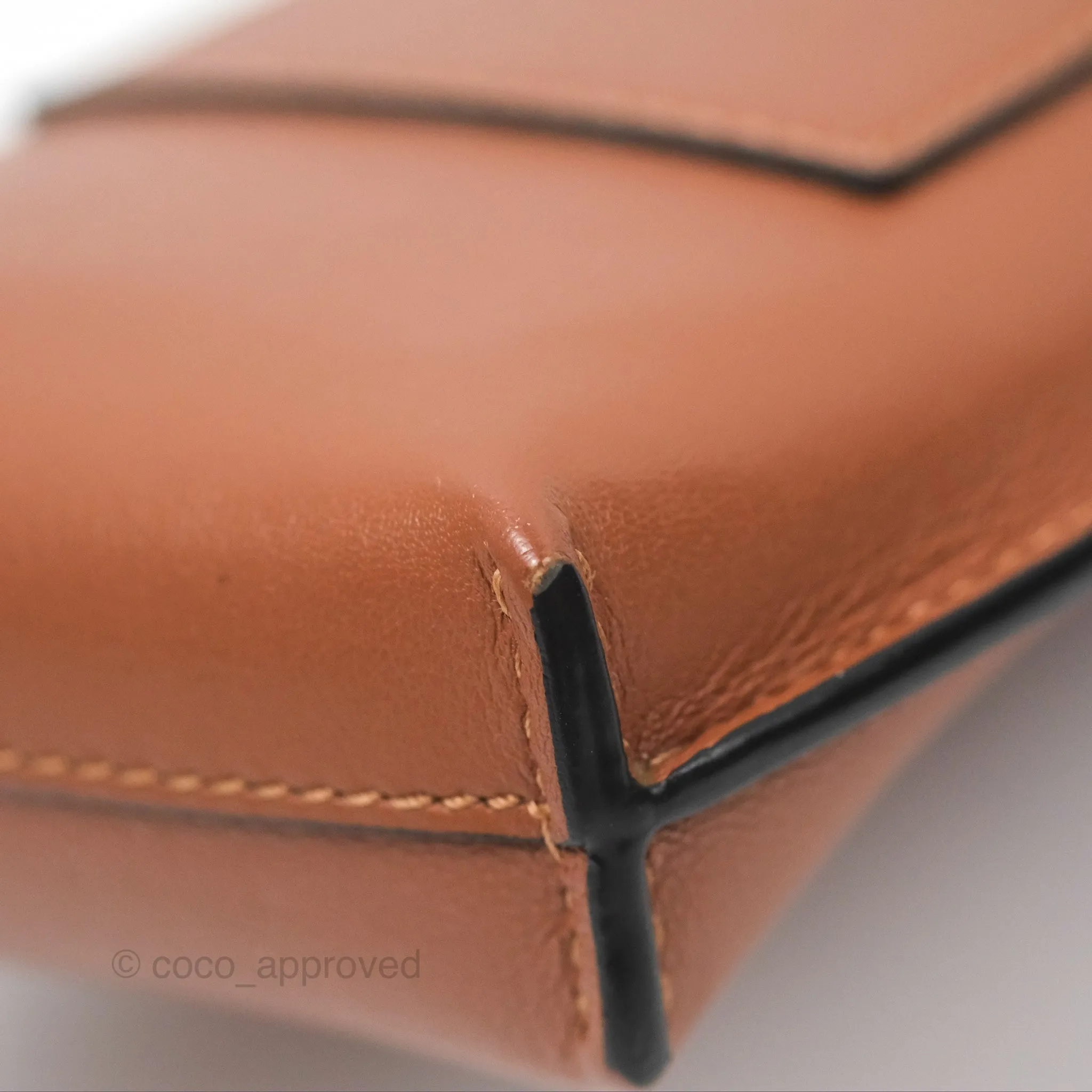 Loewe Elephant Pocket in Classic Calfskin Tan