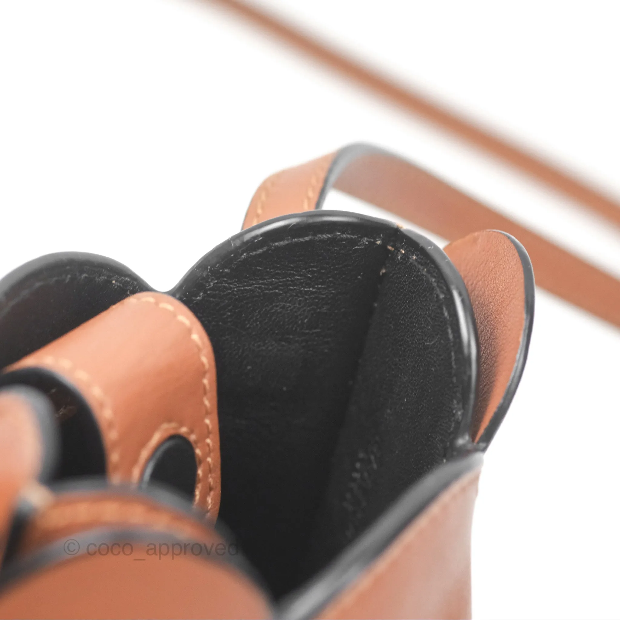 Loewe Elephant Pocket in Classic Calfskin Tan