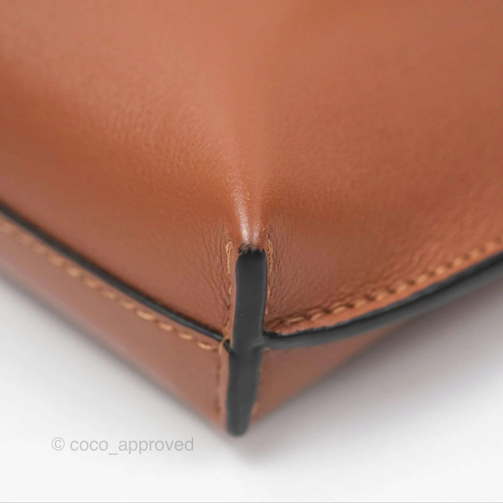 Loewe Elephant Pocket in Classic Calfskin Tan