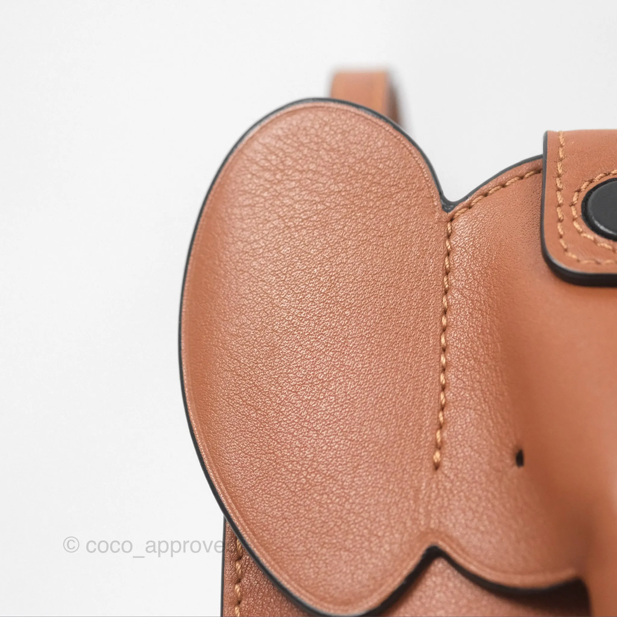 Loewe Elephant Pocket in Classic Calfskin Tan