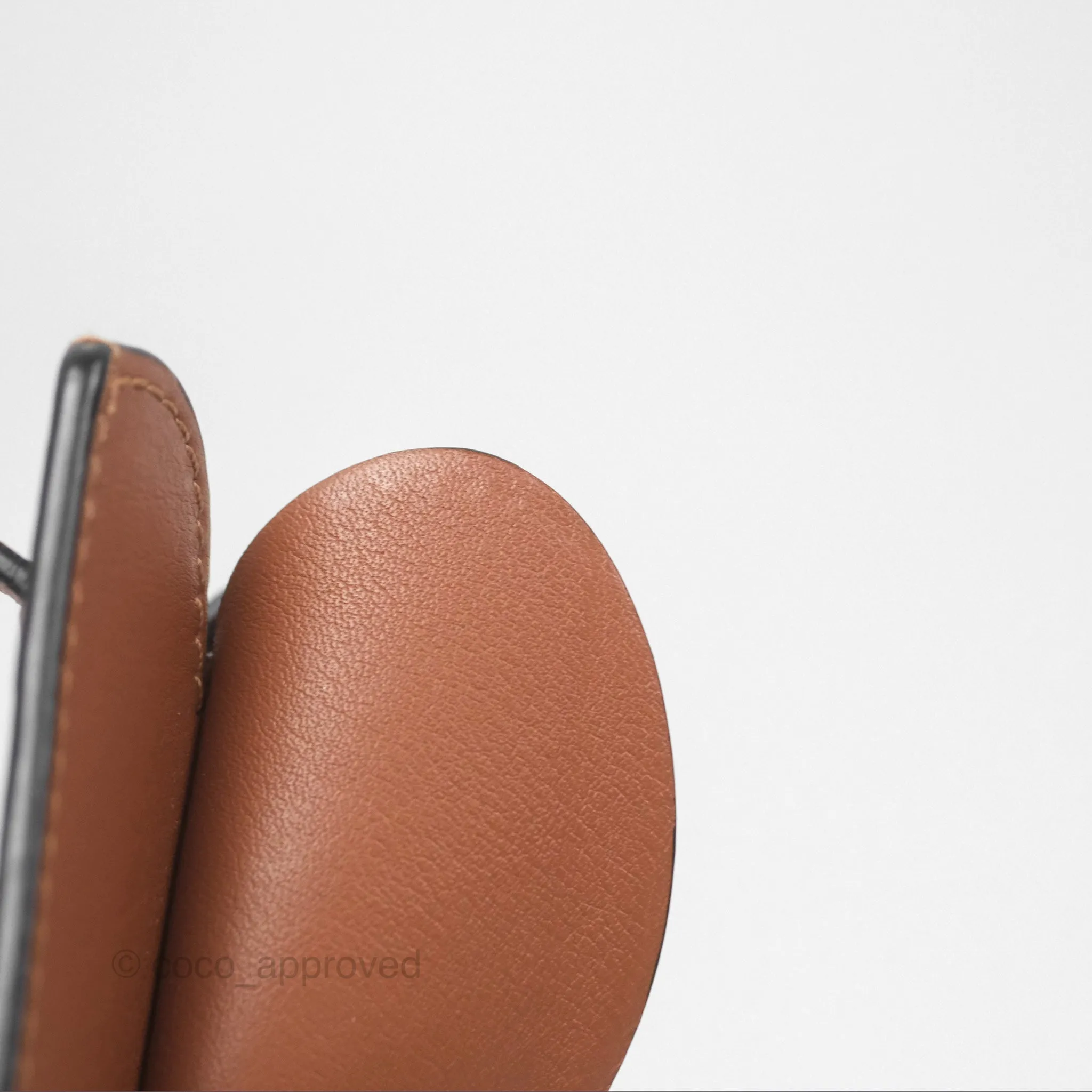 Loewe Elephant Pocket in Classic Calfskin Tan
