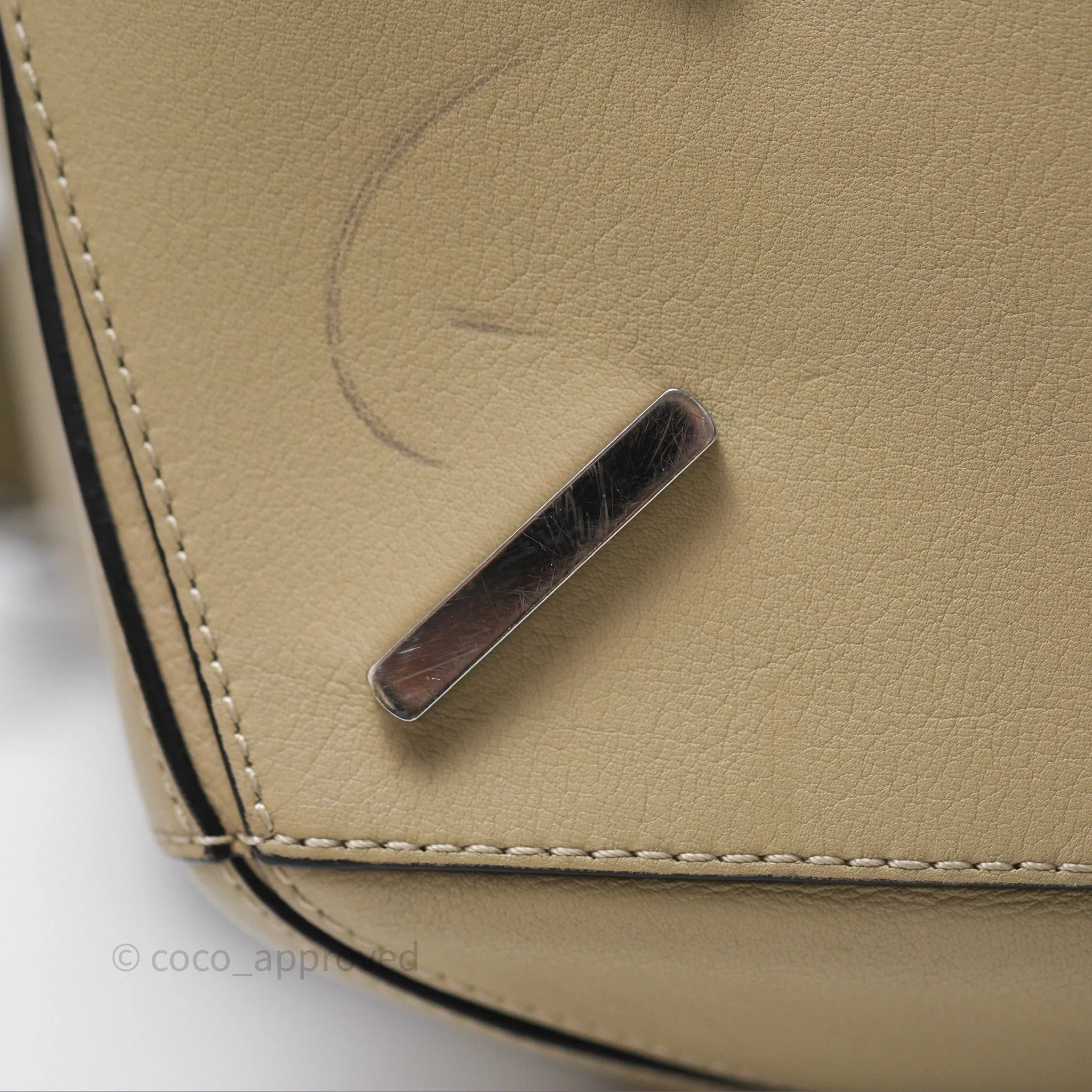 Loewe Medium Puzzle Bag Light Beige Calfskin