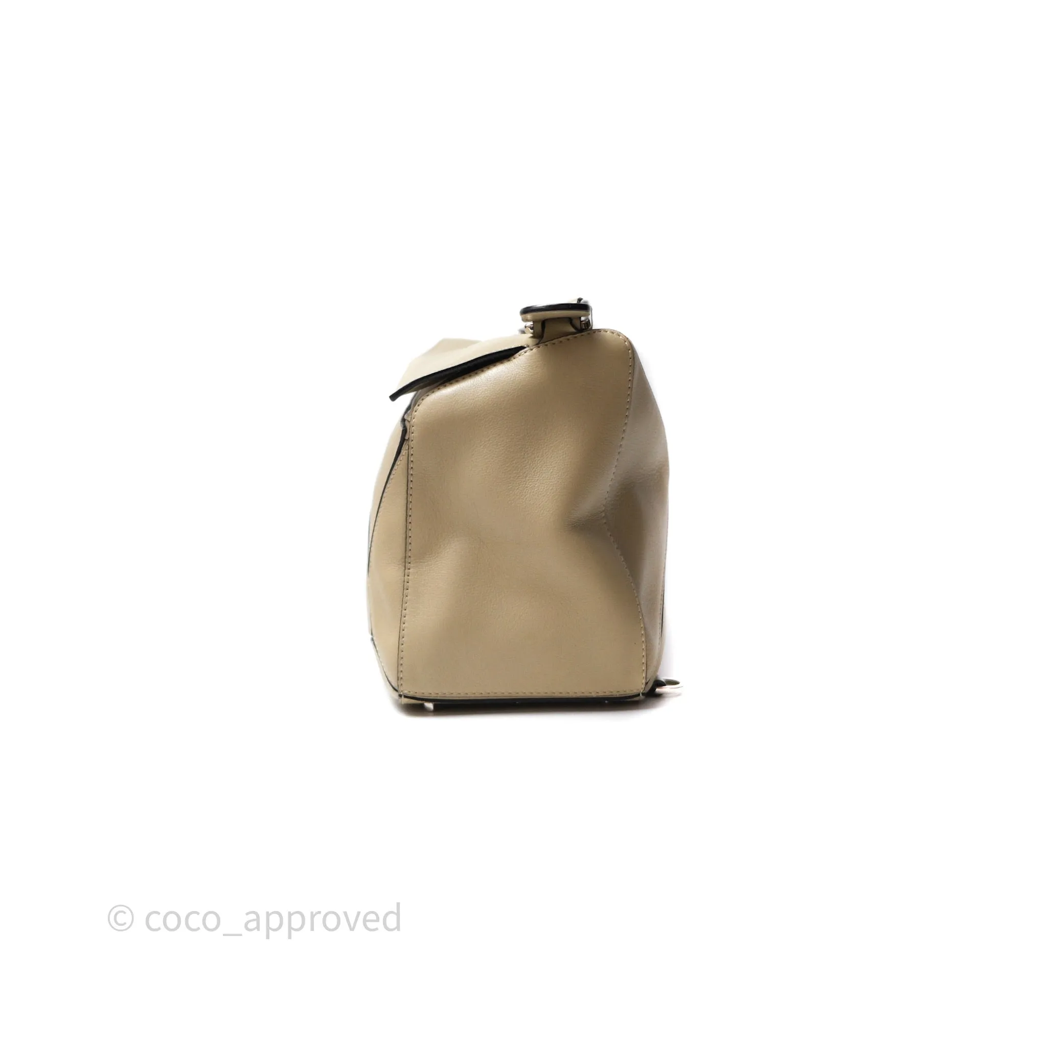 Loewe Medium Puzzle Bag Light Beige Calfskin