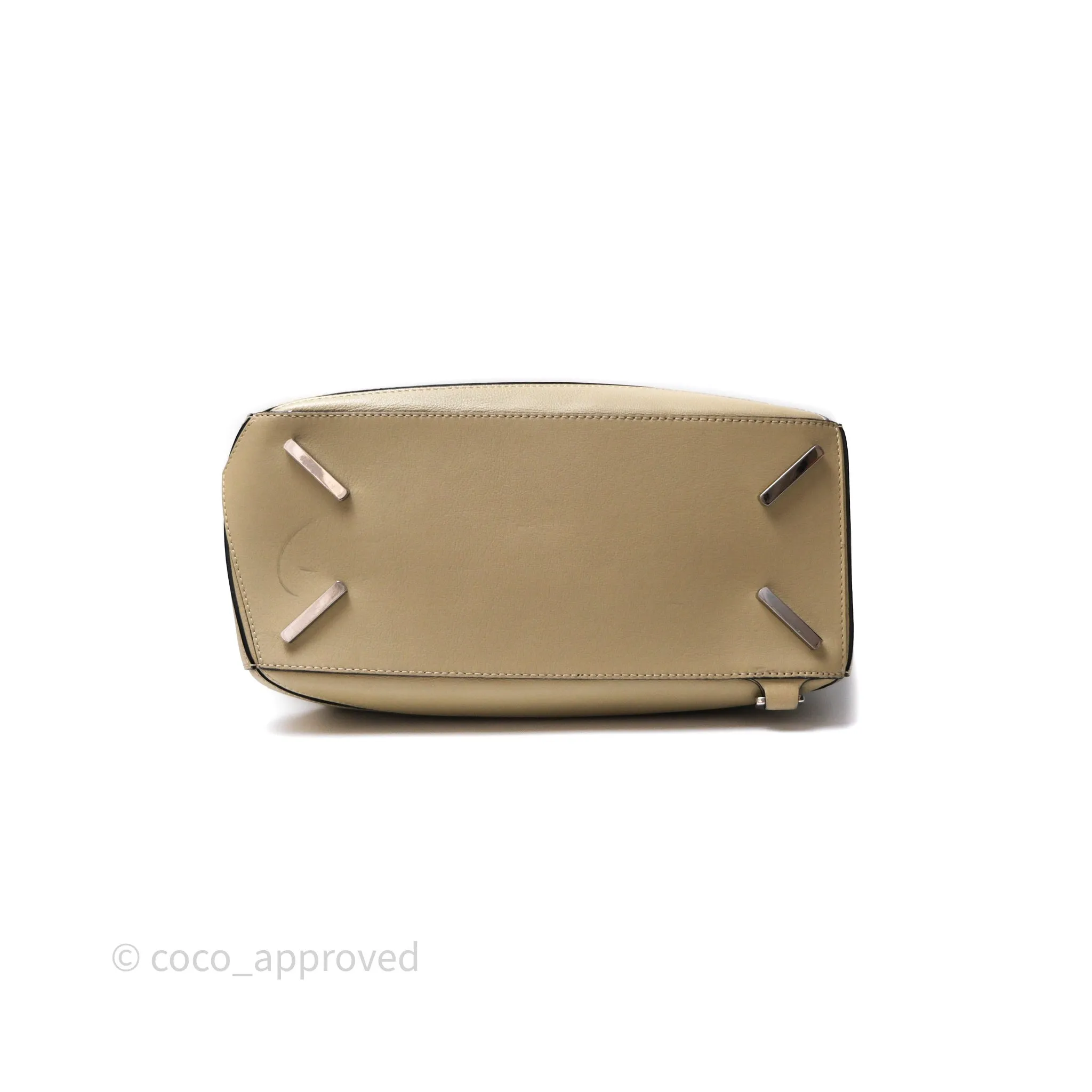 Loewe Medium Puzzle Bag Light Beige Calfskin