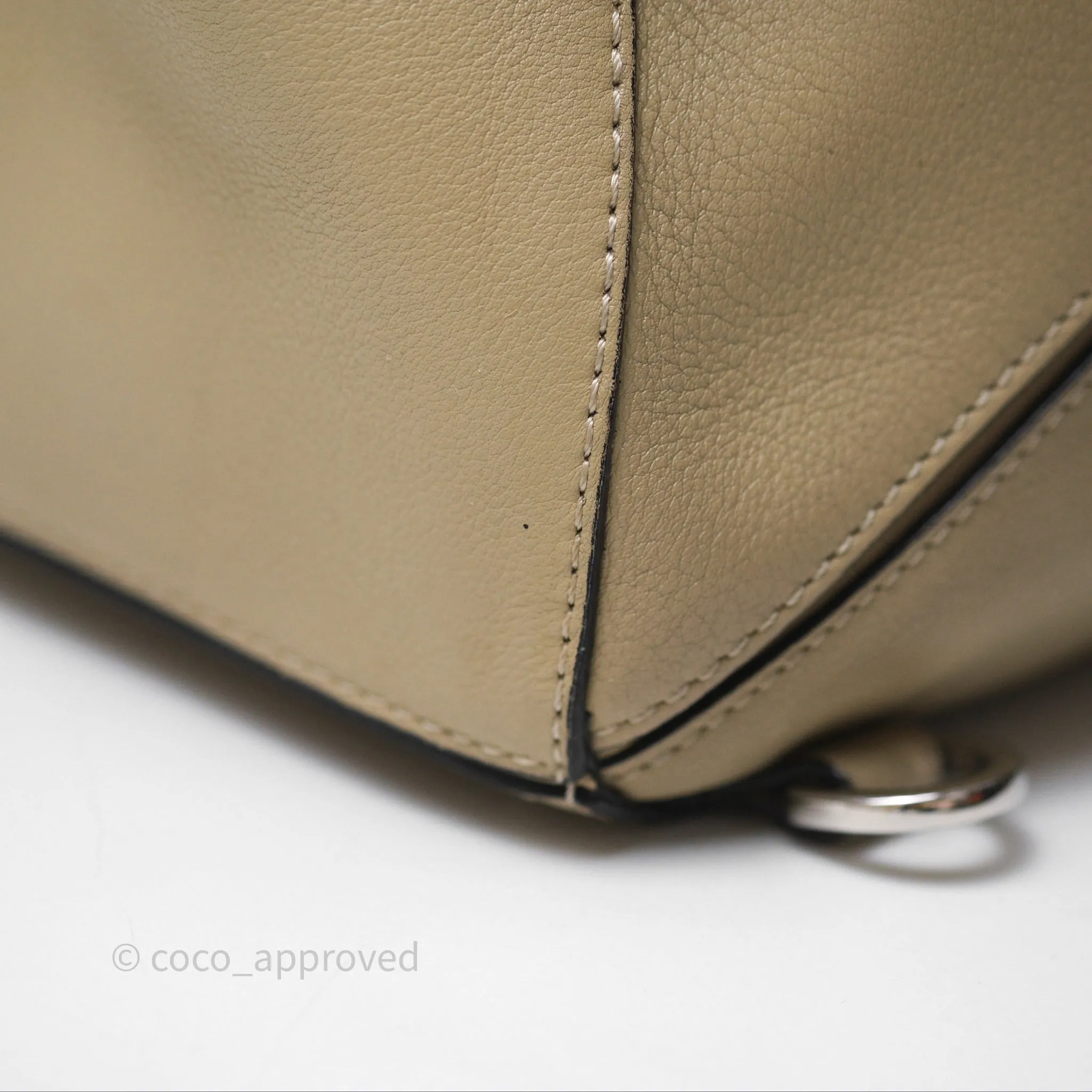 Loewe Medium Puzzle Bag Light Beige Calfskin