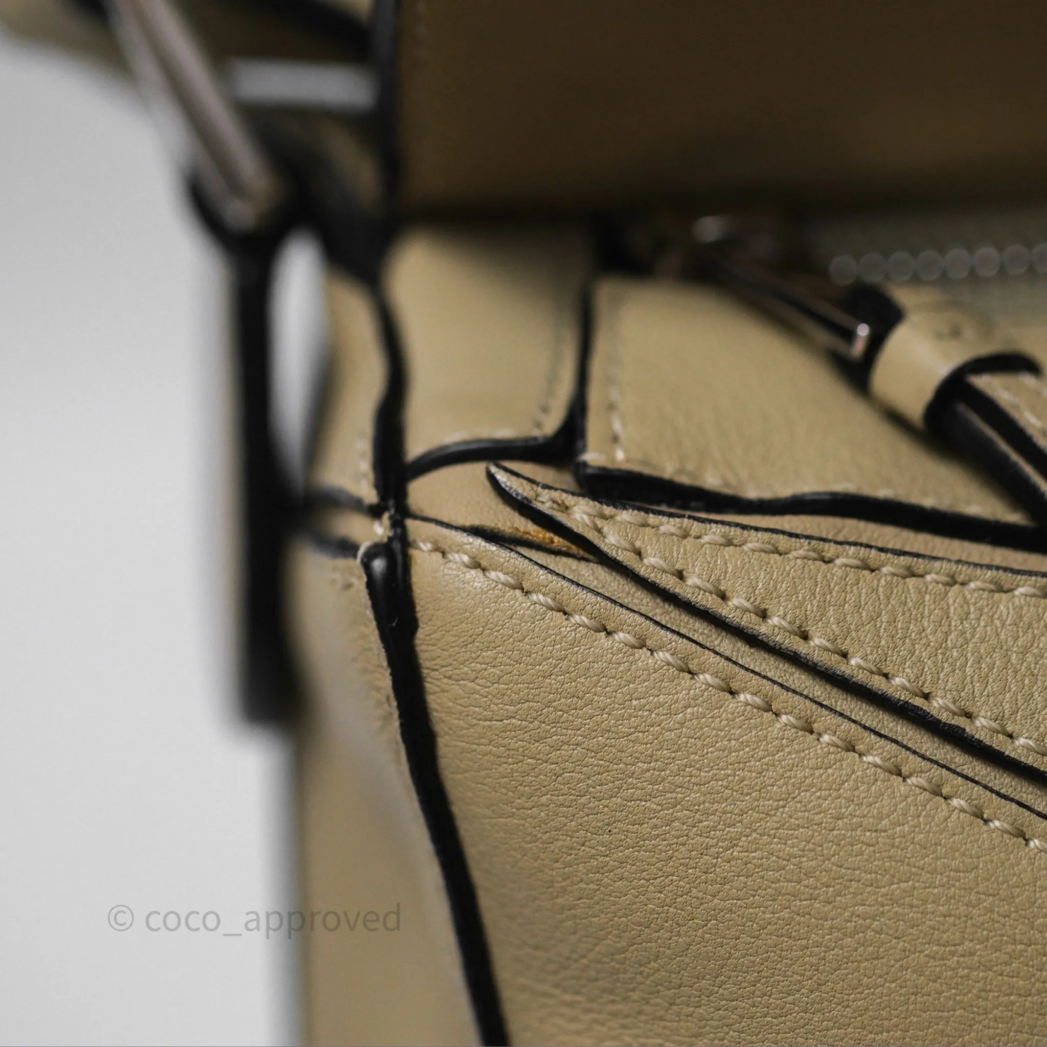 Loewe Medium Puzzle Bag Light Beige Calfskin