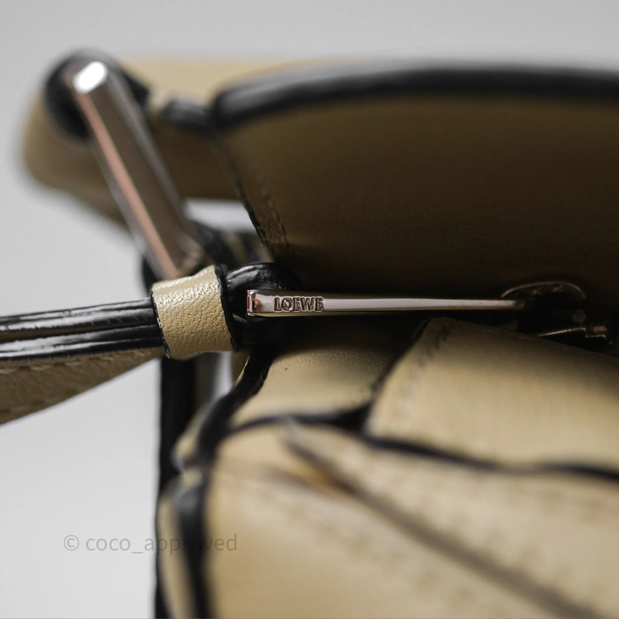 Loewe Medium Puzzle Bag Light Beige Calfskin
