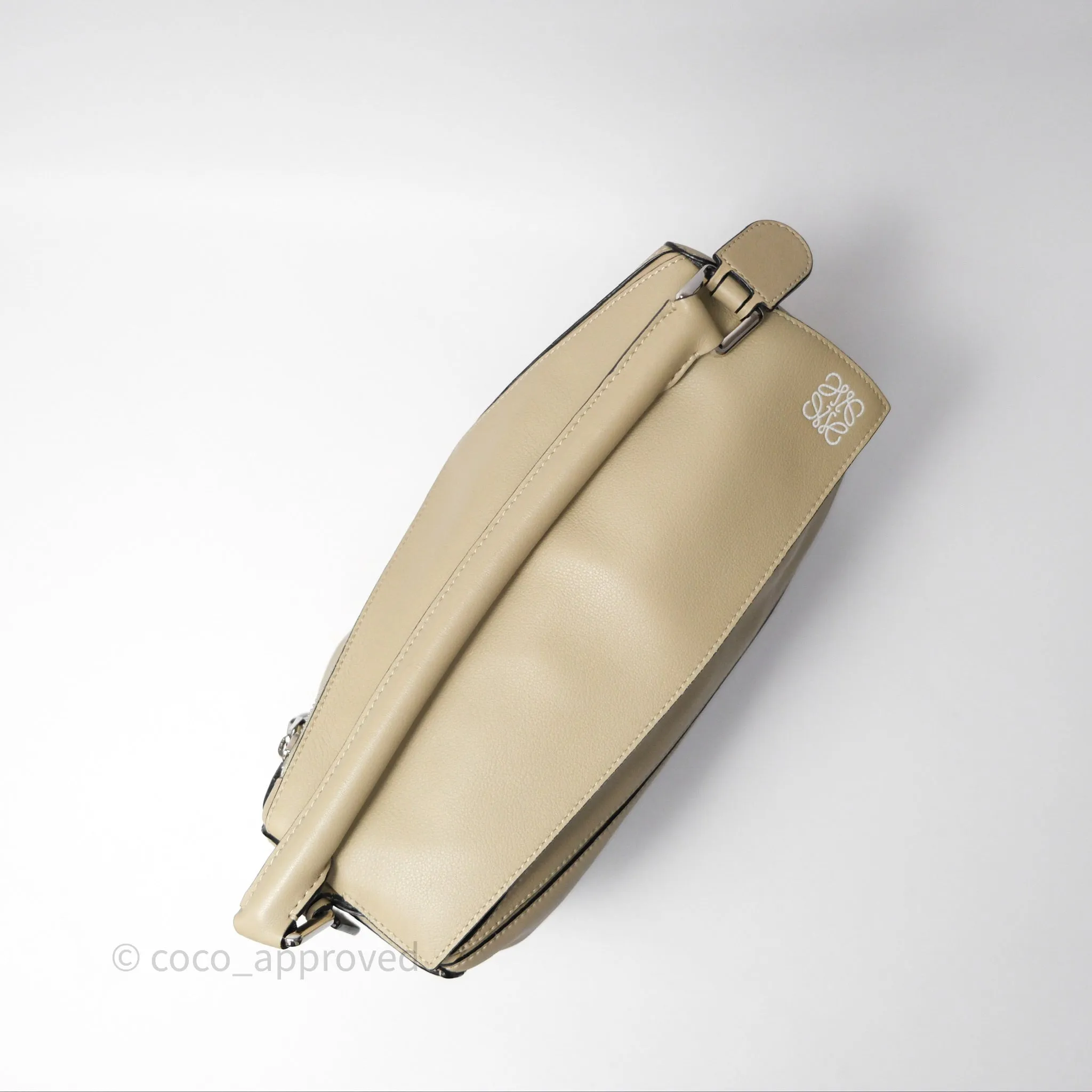 Loewe Medium Puzzle Bag Light Beige Calfskin