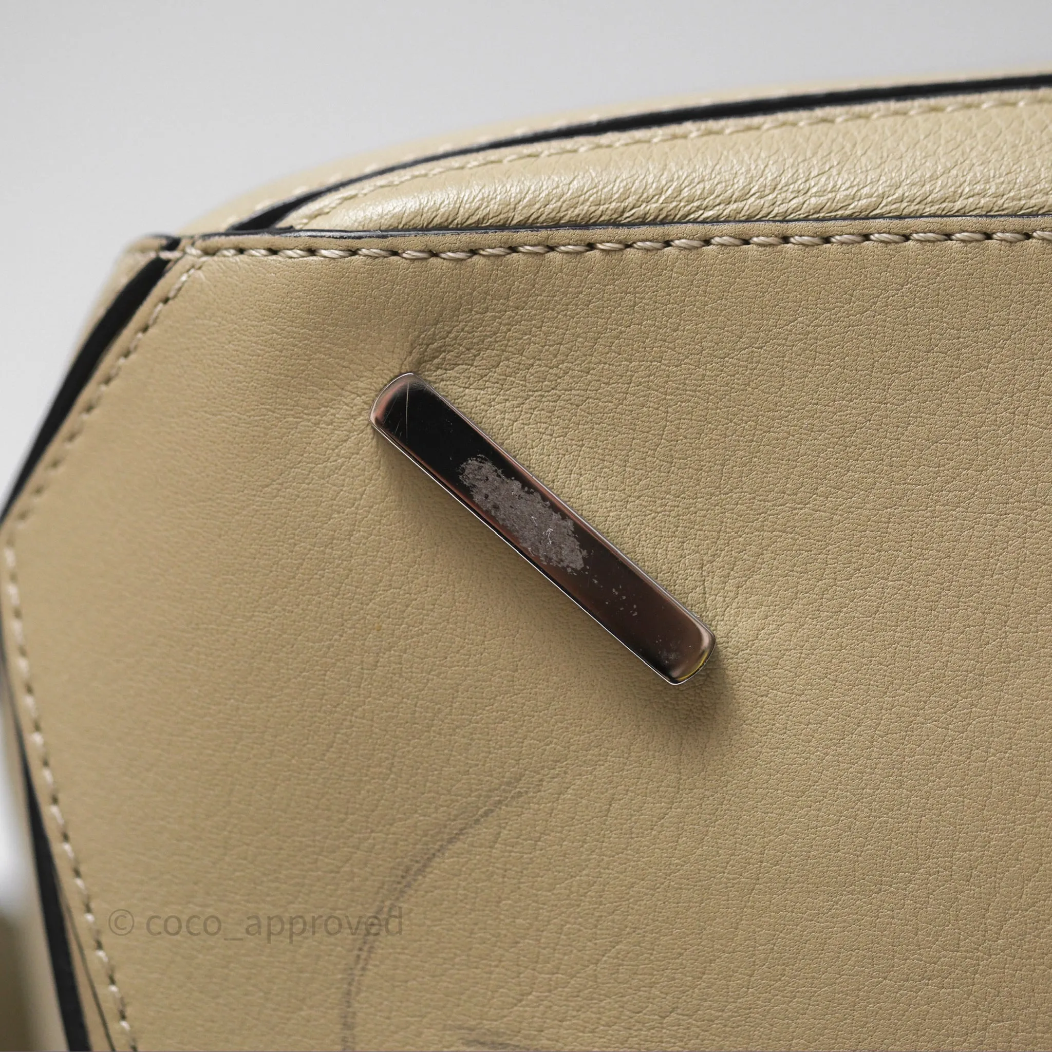 Loewe Medium Puzzle Bag Light Beige Calfskin