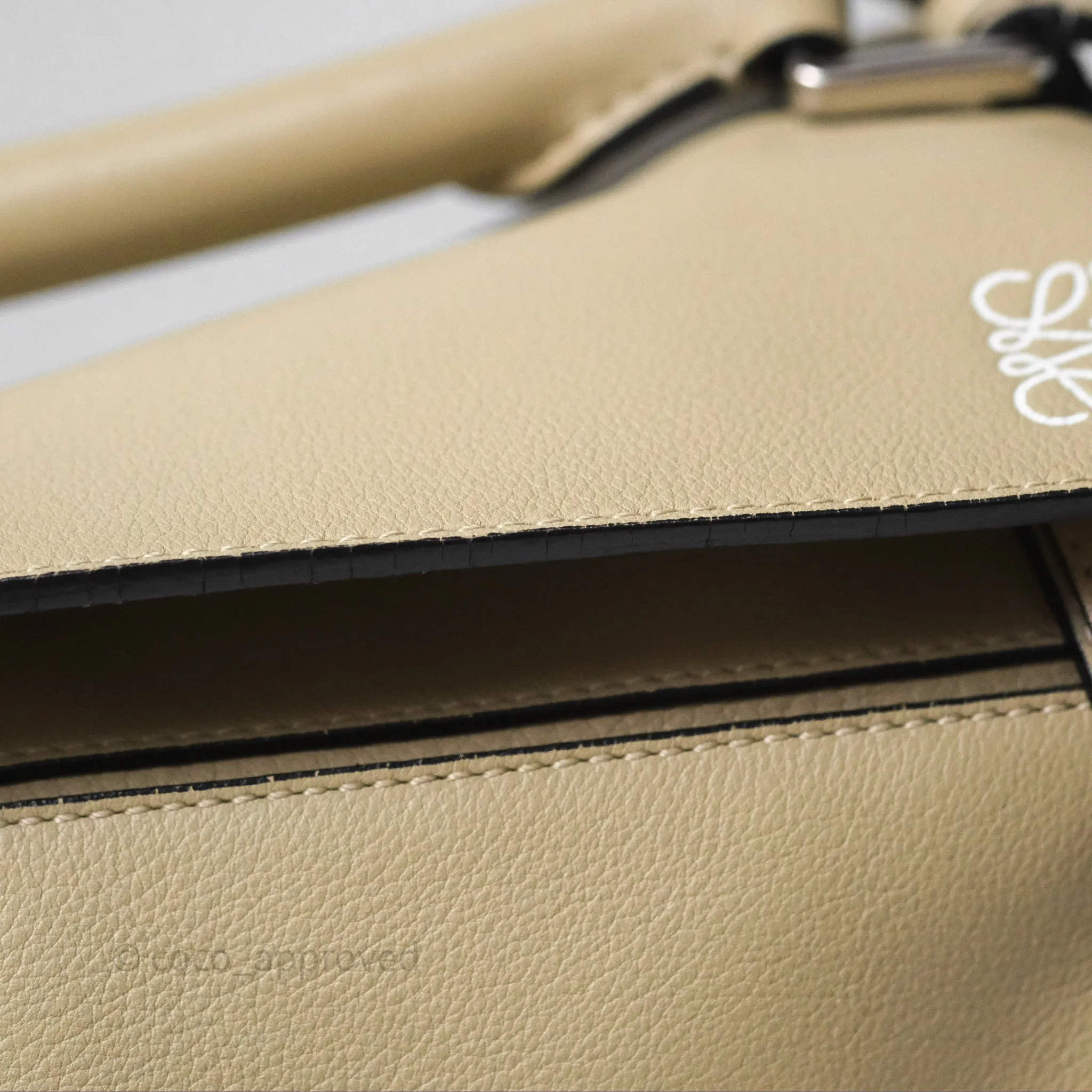 Loewe Medium Puzzle Bag Light Beige Calfskin