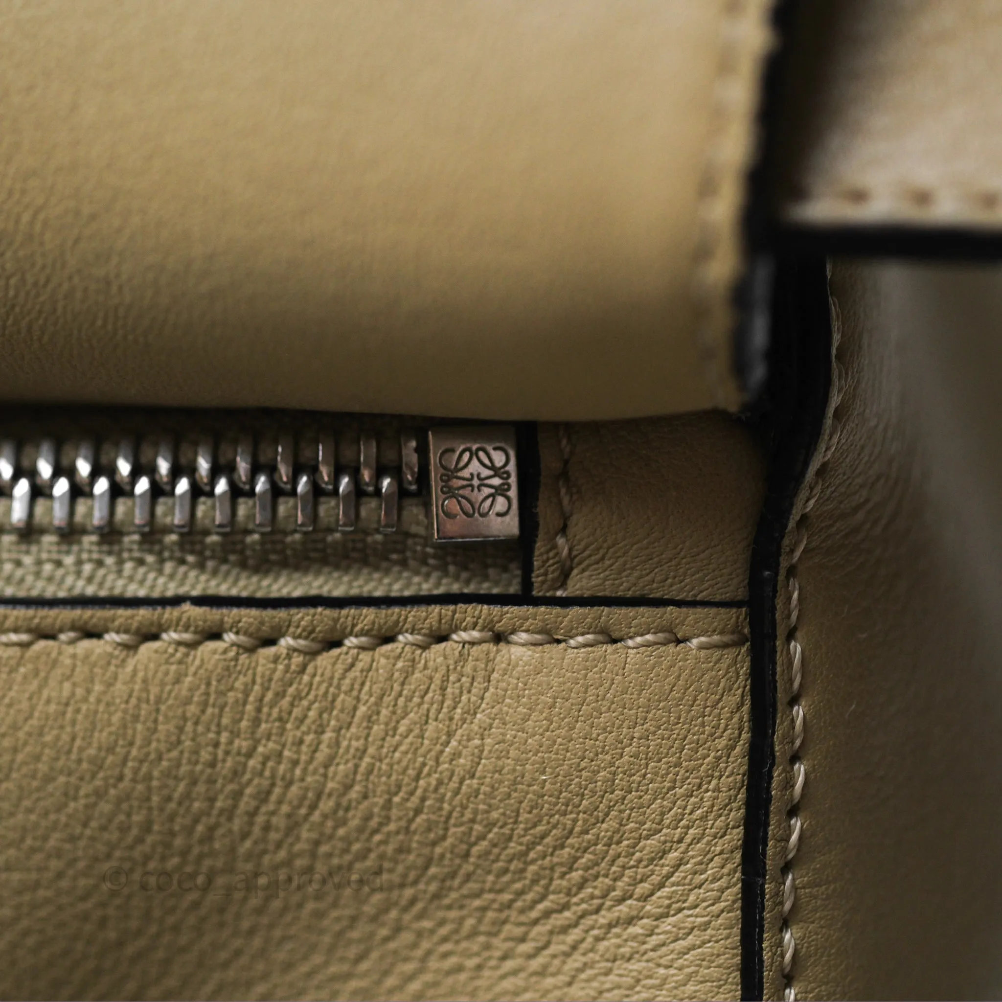 Loewe Medium Puzzle Bag Light Beige Calfskin