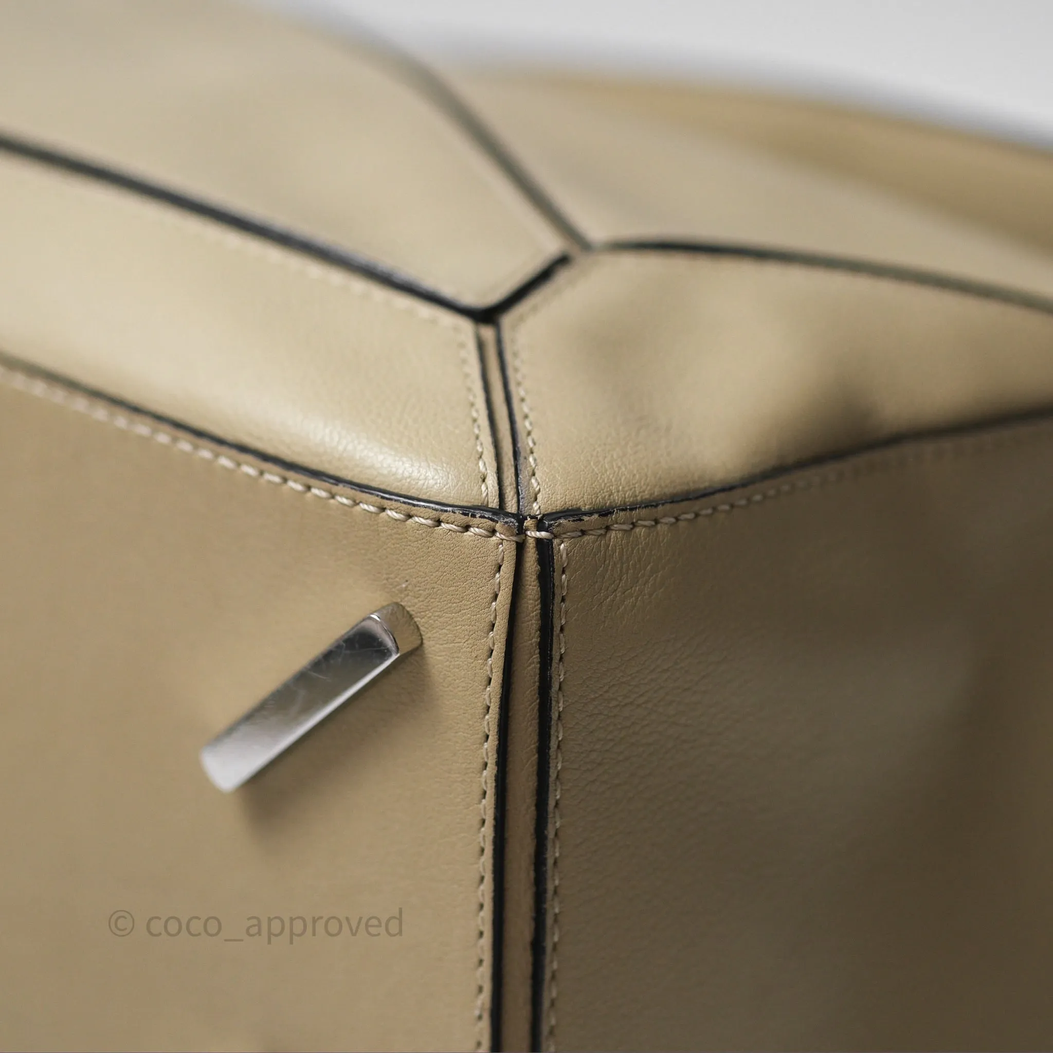 Loewe Medium Puzzle Bag Light Beige Calfskin