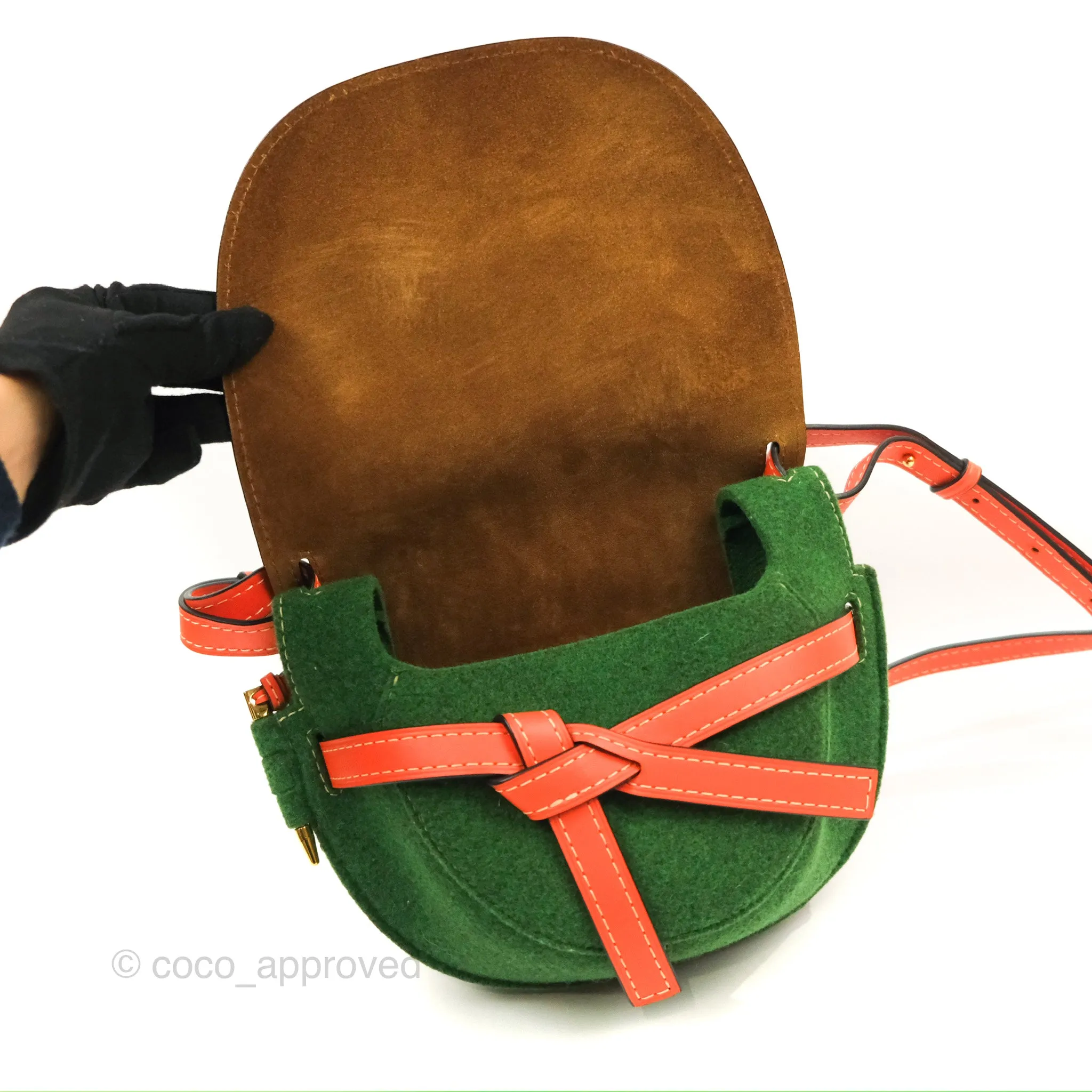 Loewe Small Gate Bag Smooth Calfskin in Green