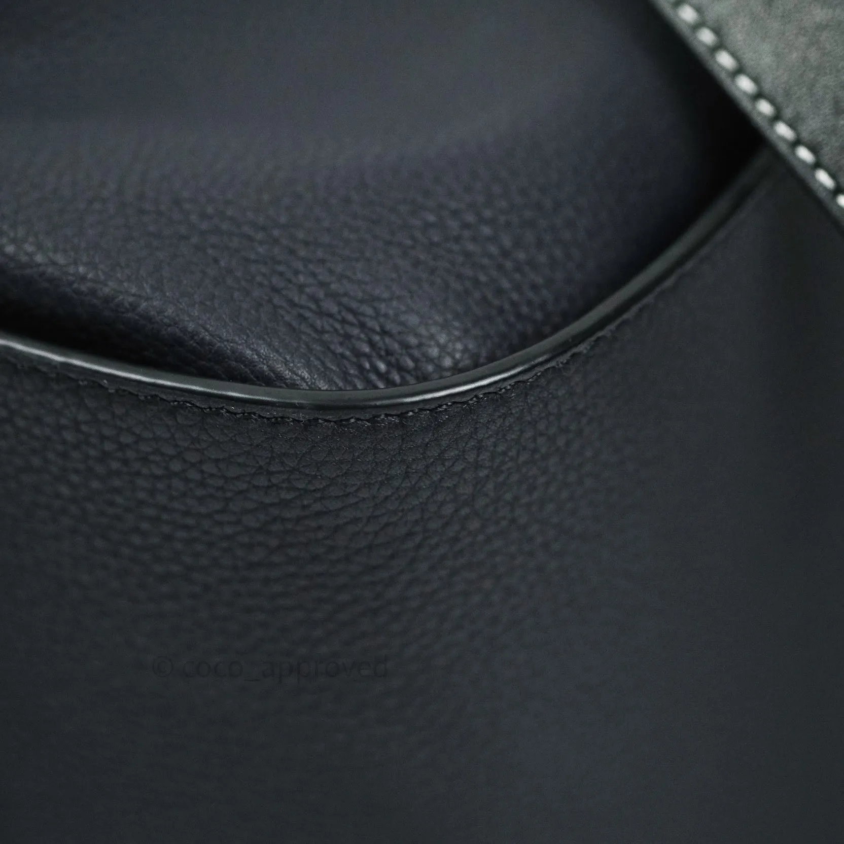 Loewe Small Hammock Navy Classic Calfskin Navy Gold Hardware