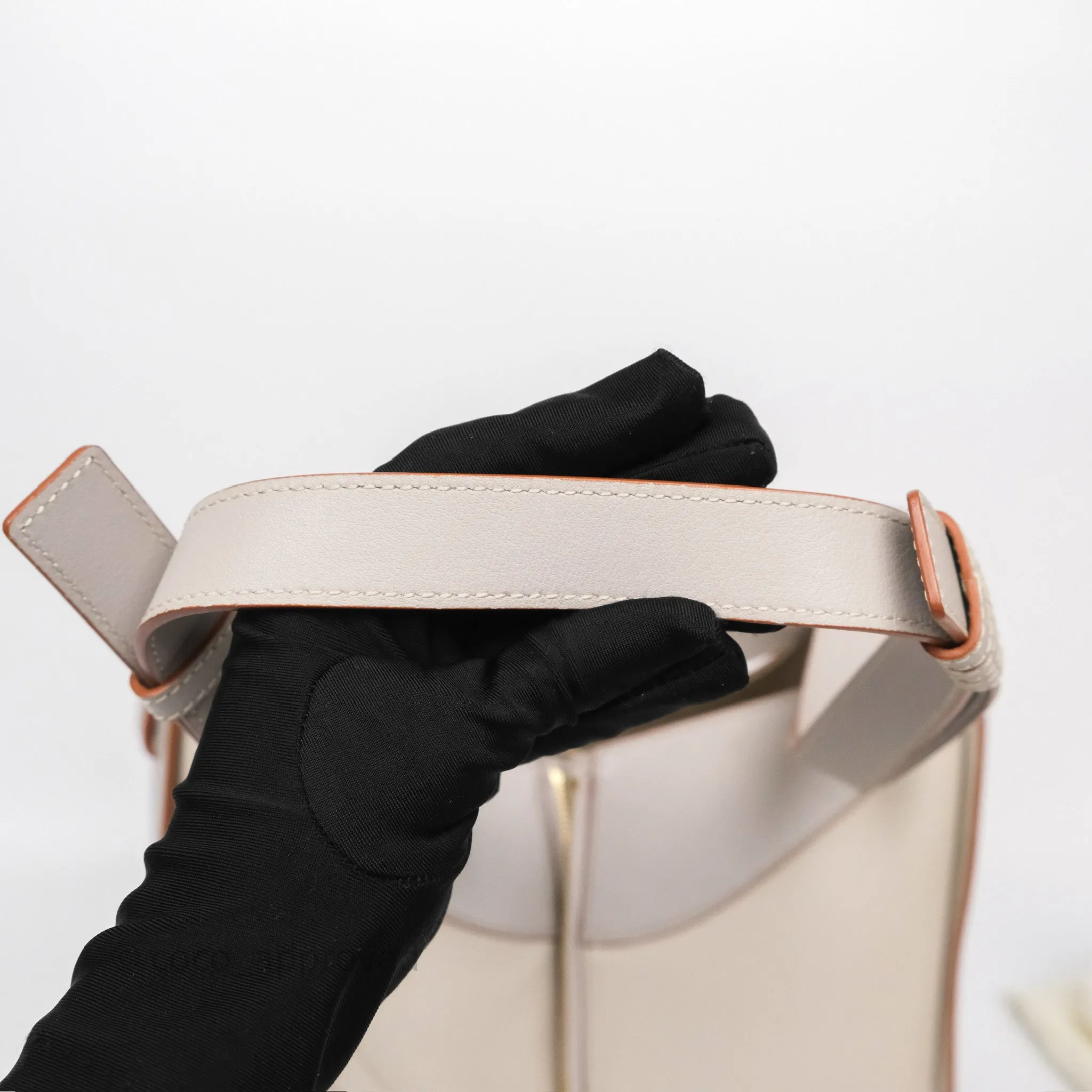 Loewe Small Hammock Shoulder Bag Calfskin Light Grey/Beige