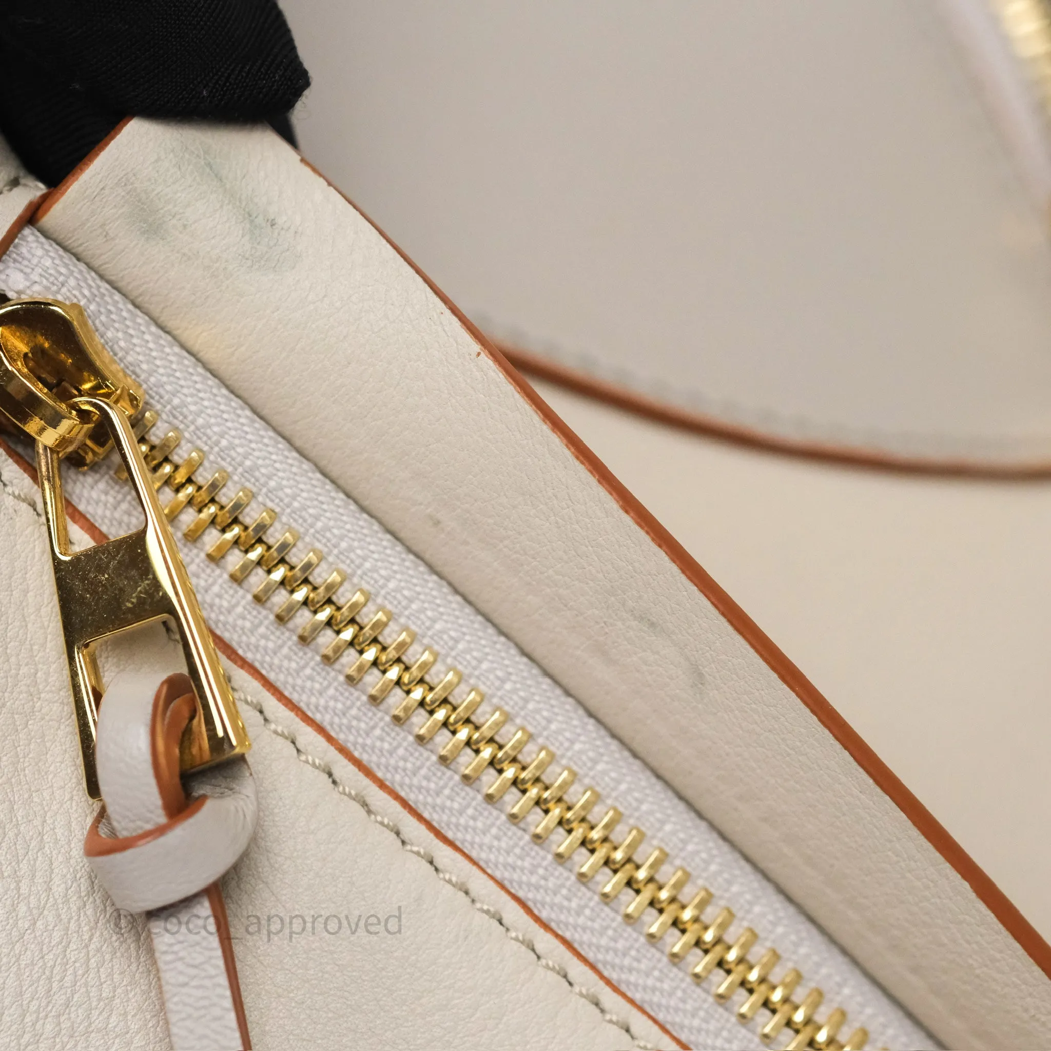 Loewe Small Hammock Shoulder Bag Calfskin Light Grey/Beige