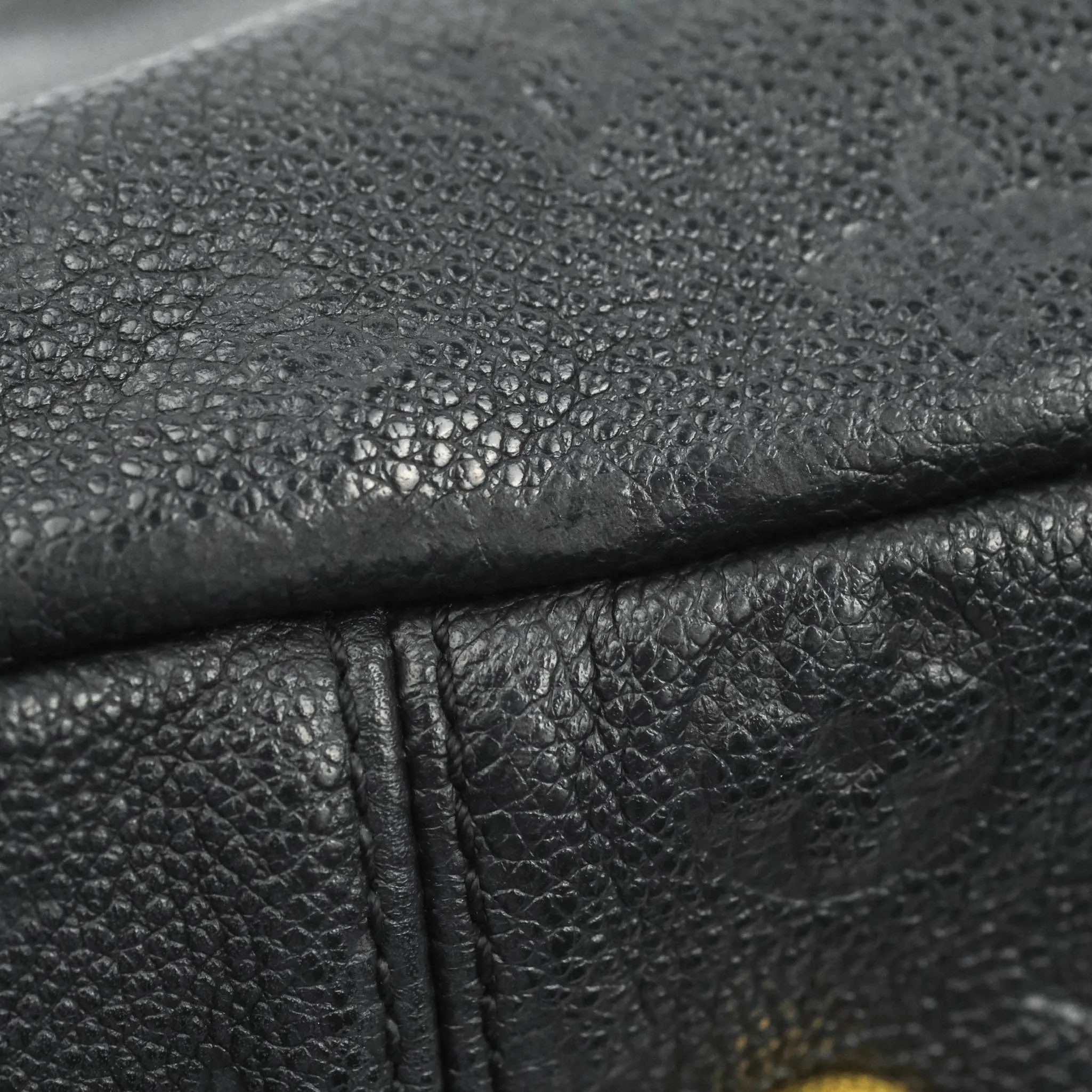 Louis Vuitton Artsy Monogram Empreinte MM Black
