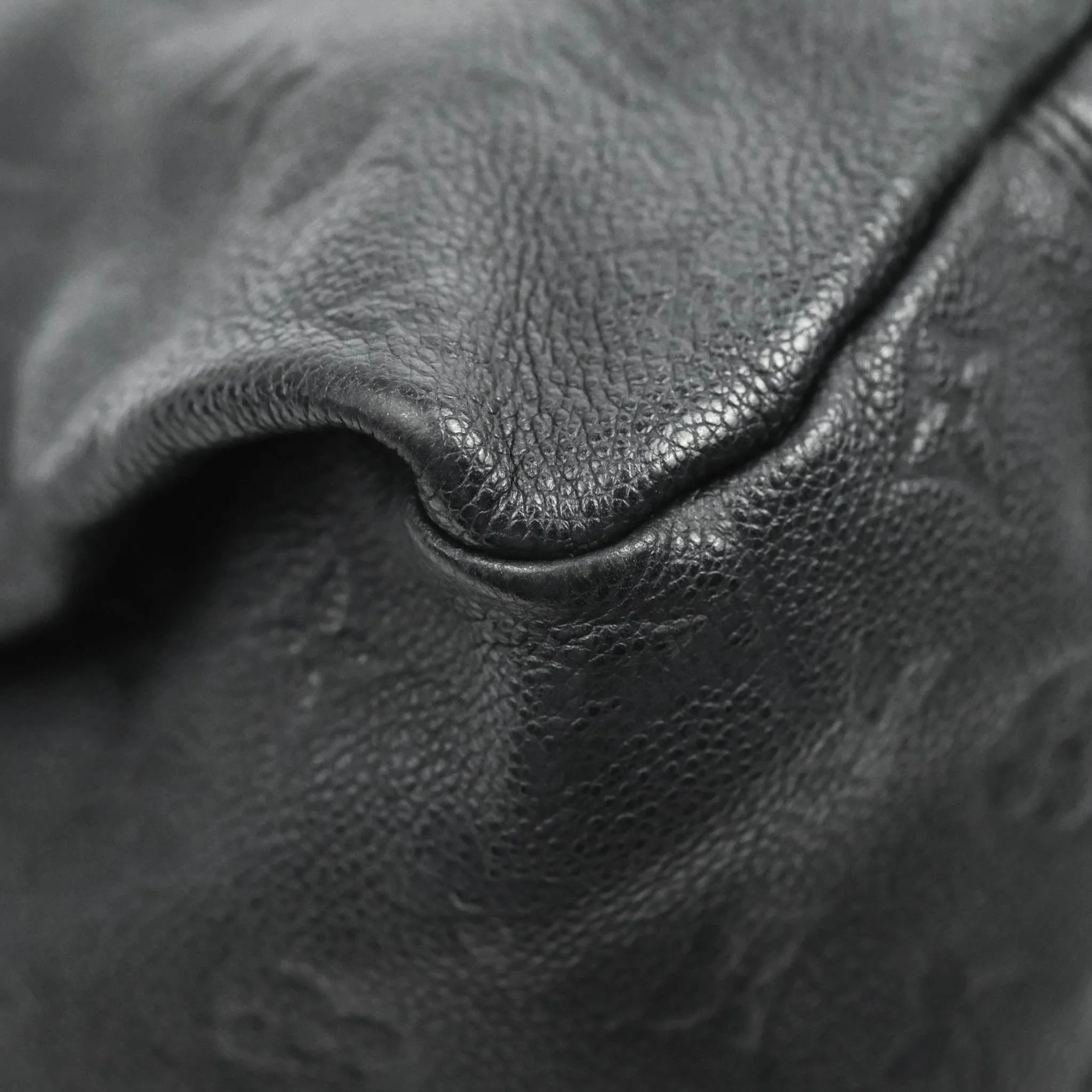 Louis Vuitton Artsy Monogram Empreinte MM Black